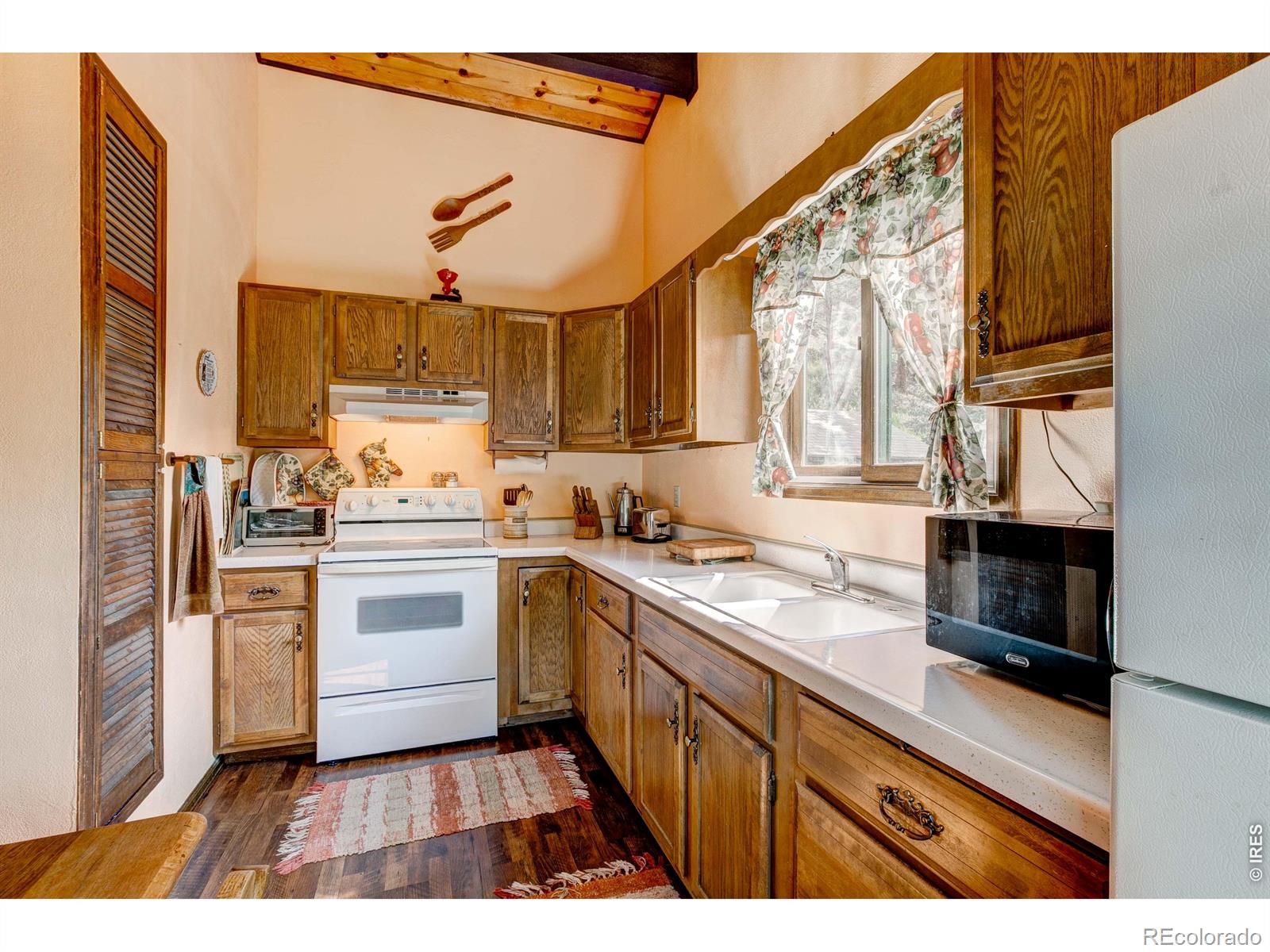 MLS Image #6 for 1142  streamside drive,glen haven, Colorado