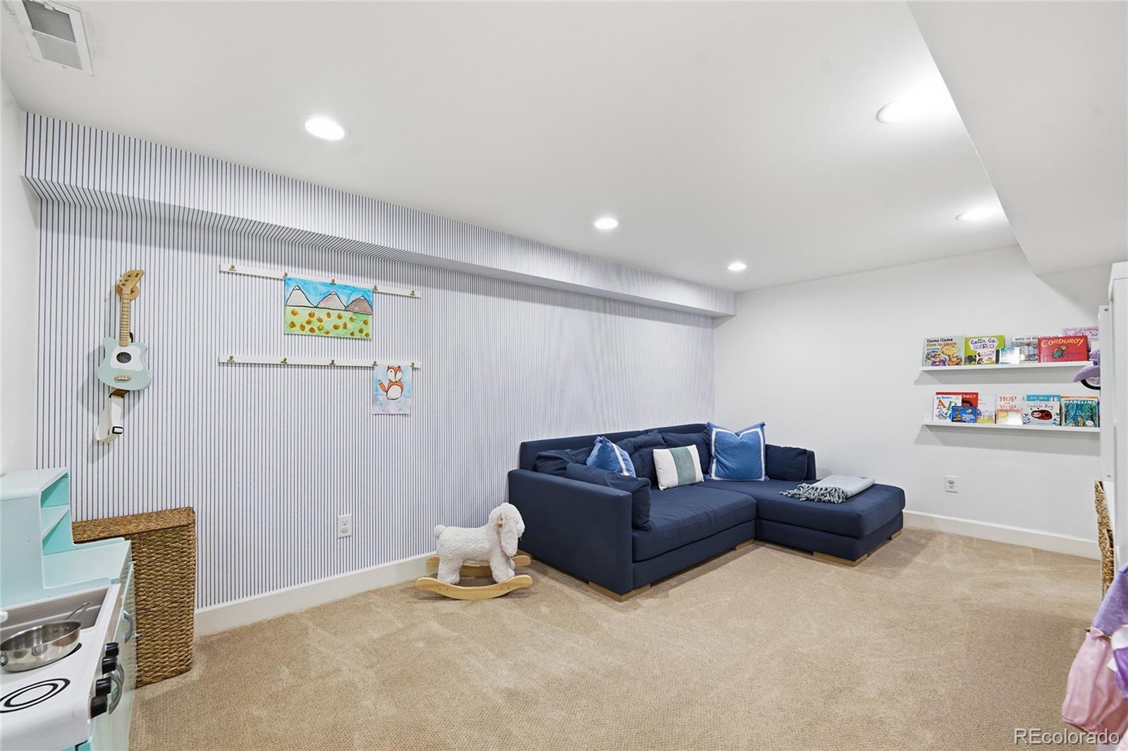 MLS Image #15 for 1375 s ivy way,denver, Colorado