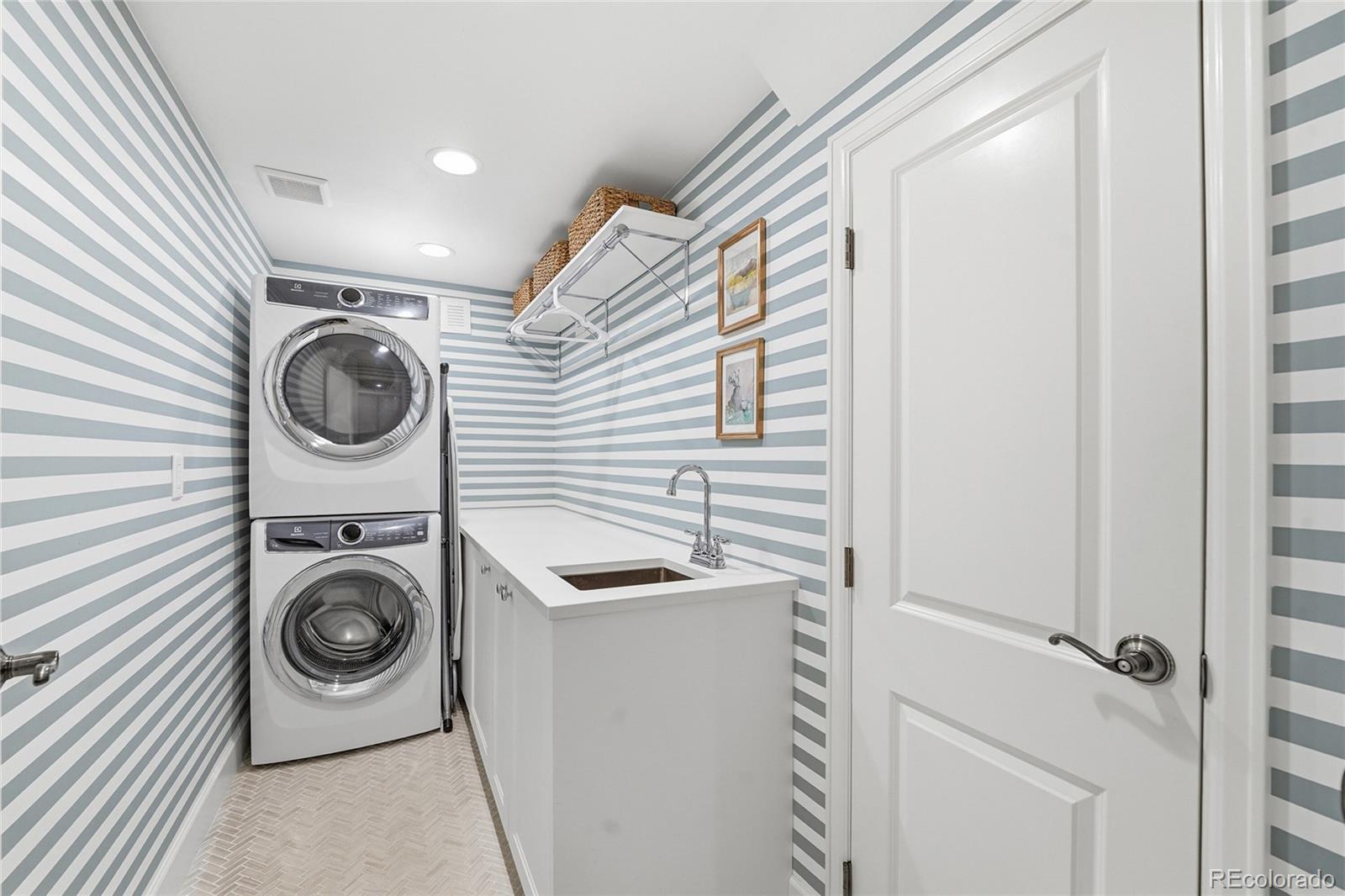 MLS Image #16 for 1375 s ivy way,denver, Colorado