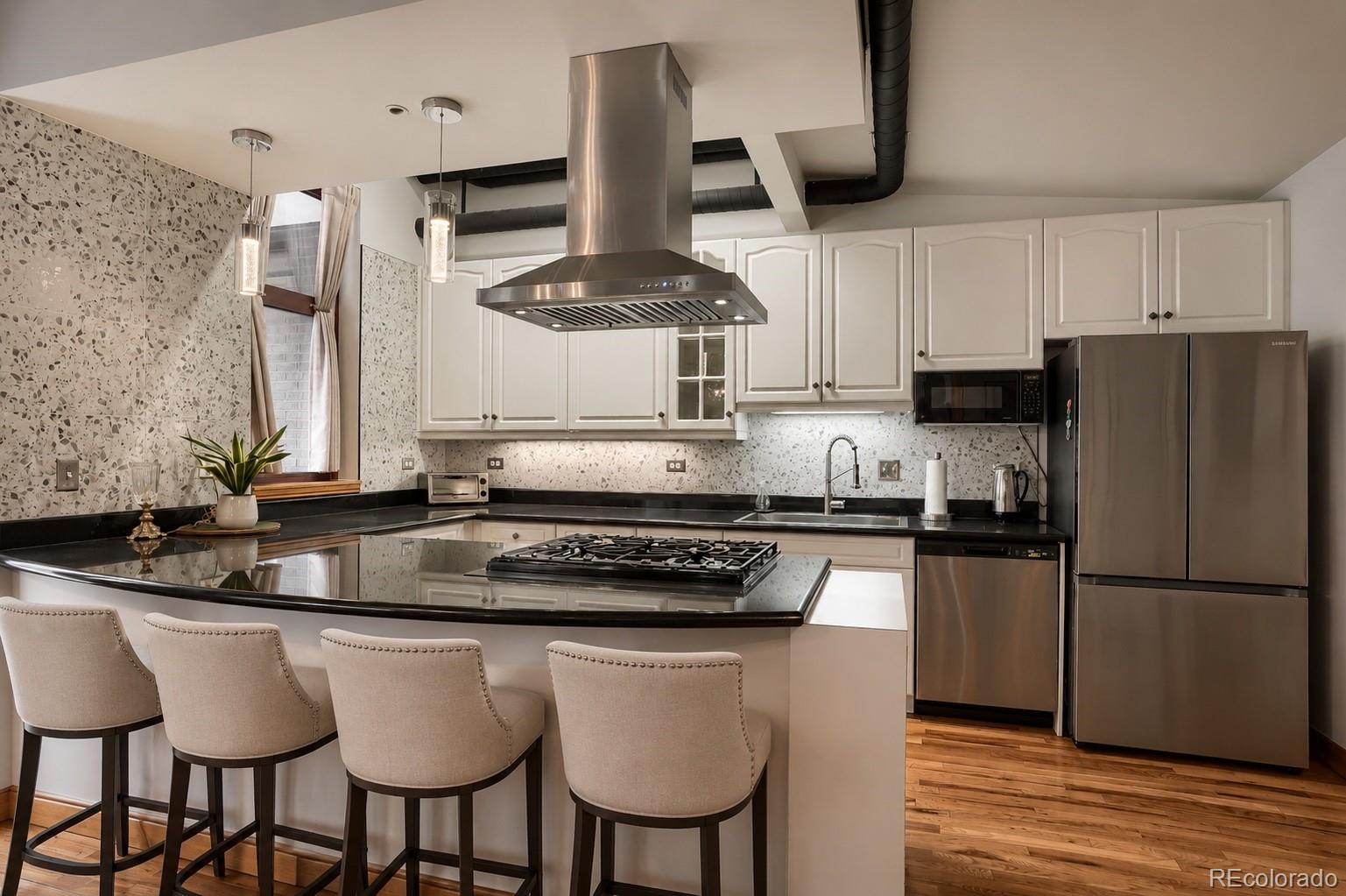 MLS Image #2 for 1020  15th street,denver, Colorado