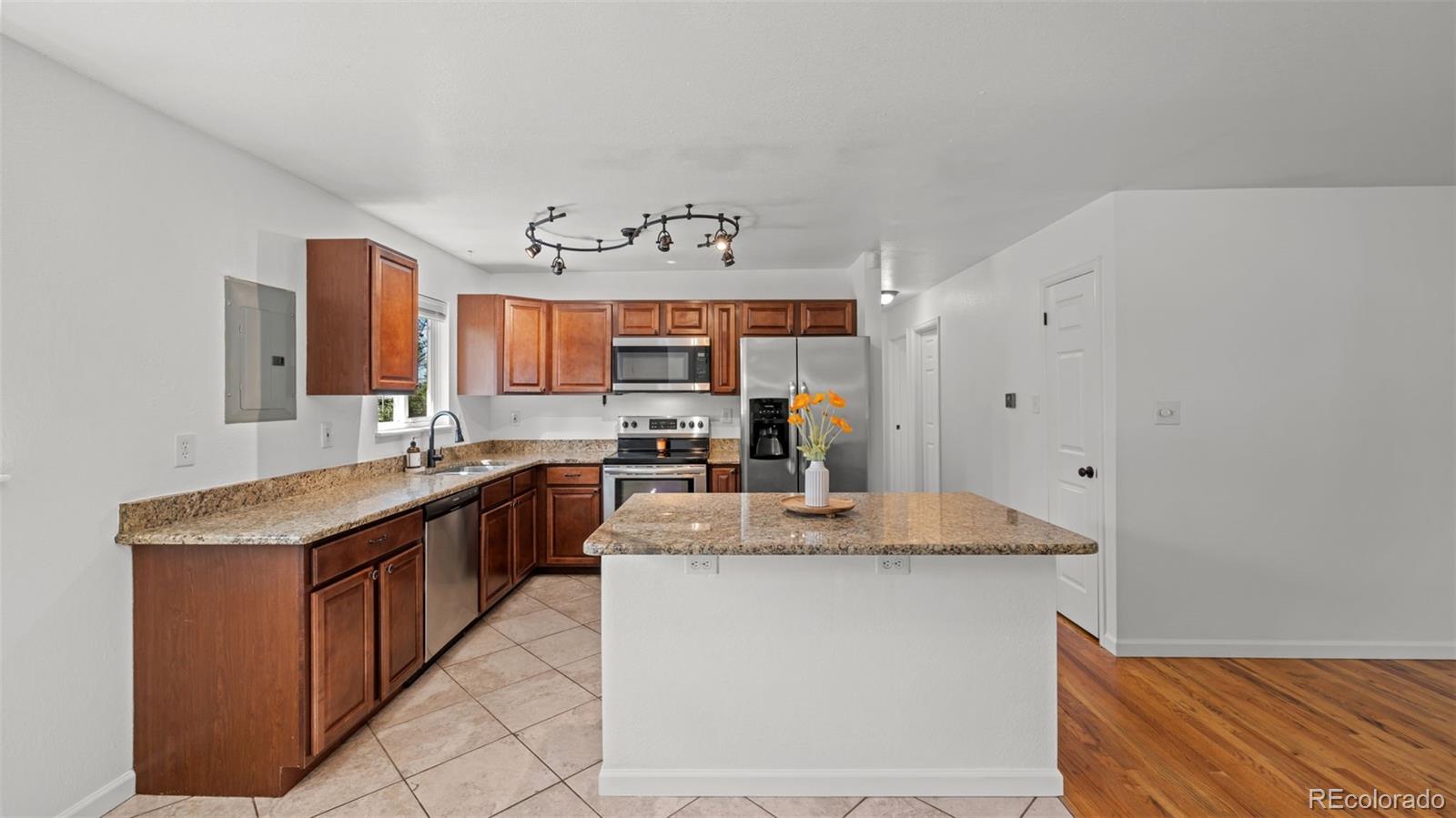 MLS Image #10 for 1523  saratoga drive,colorado springs, Colorado