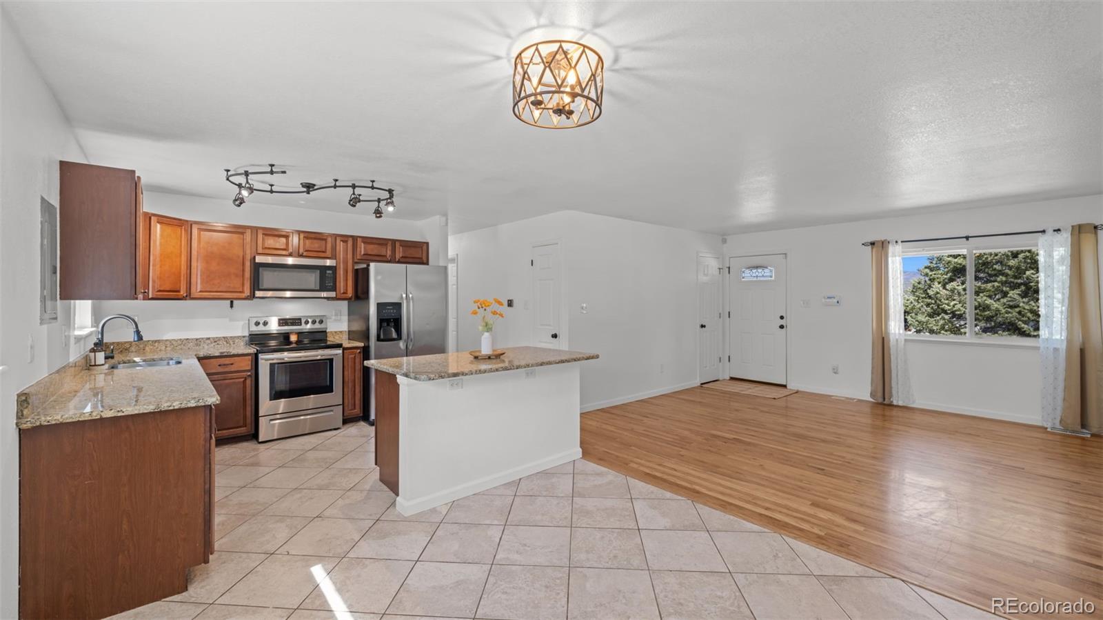 MLS Image #15 for 1523  saratoga drive,colorado springs, Colorado