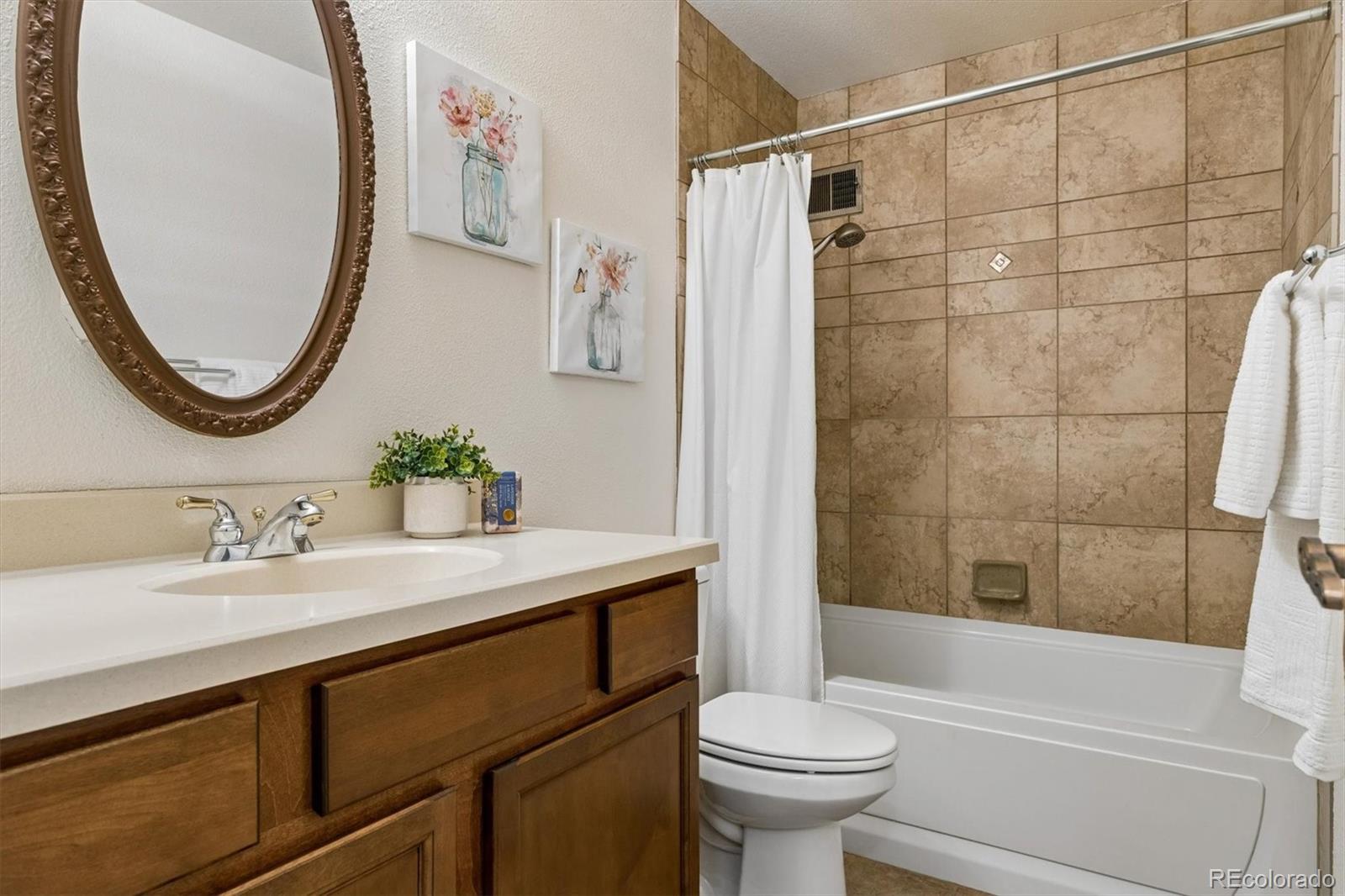 MLS Image #11 for 3470 s poplar street 403,denver, Colorado