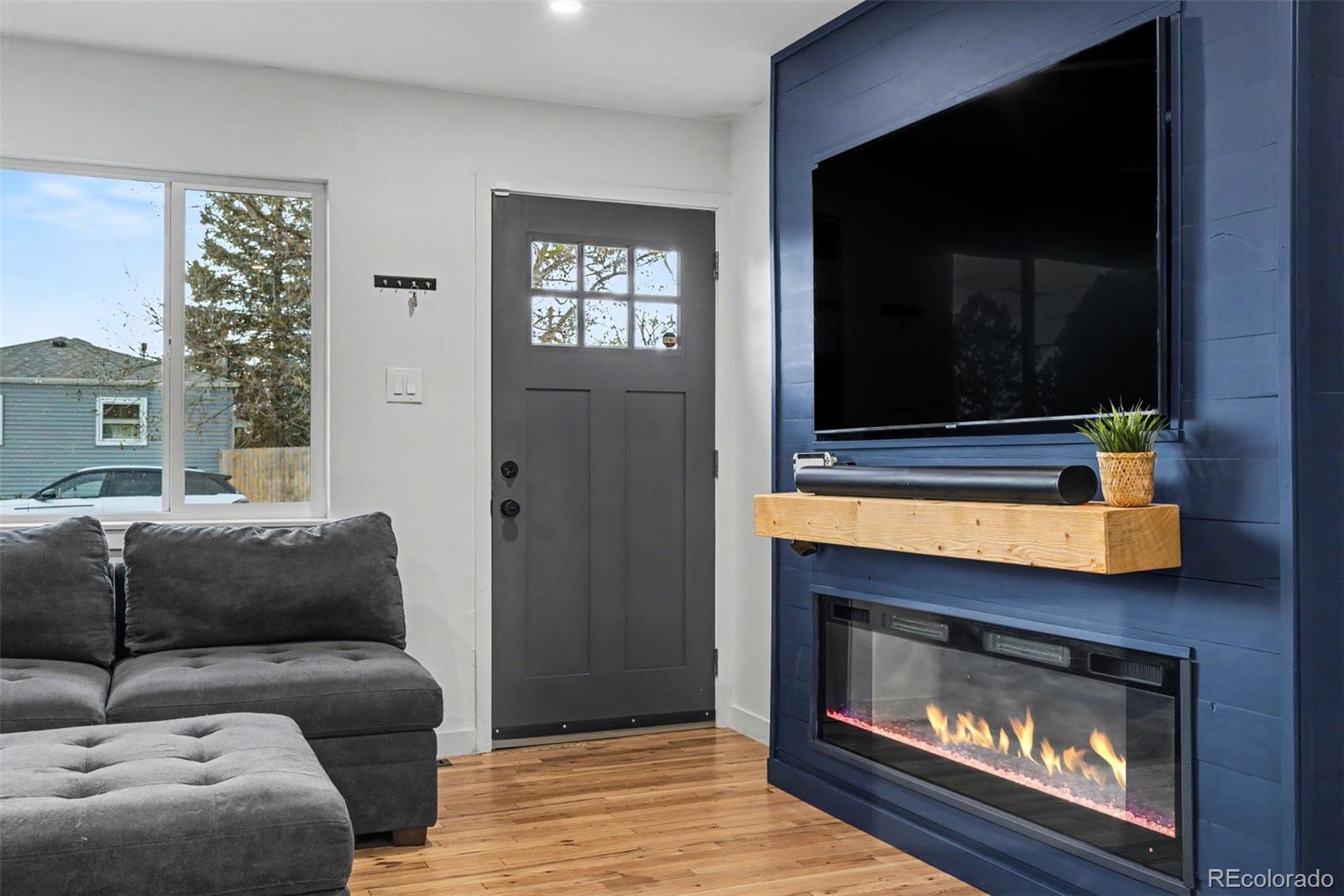 MLS Image #3 for 1085 n wolff street,denver, Colorado