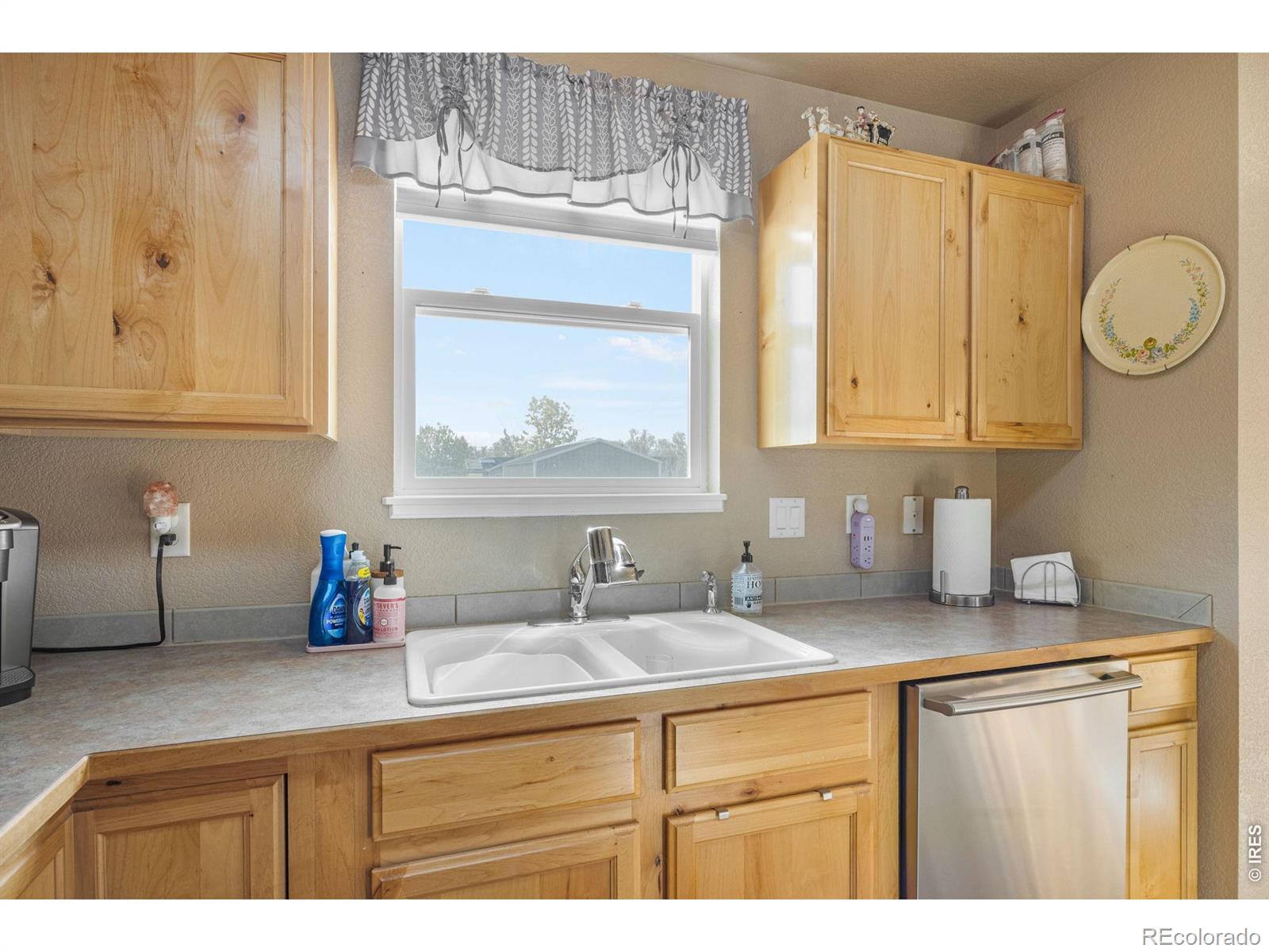 MLS Image #10 for 8461  pebble court,wellington, Colorado
