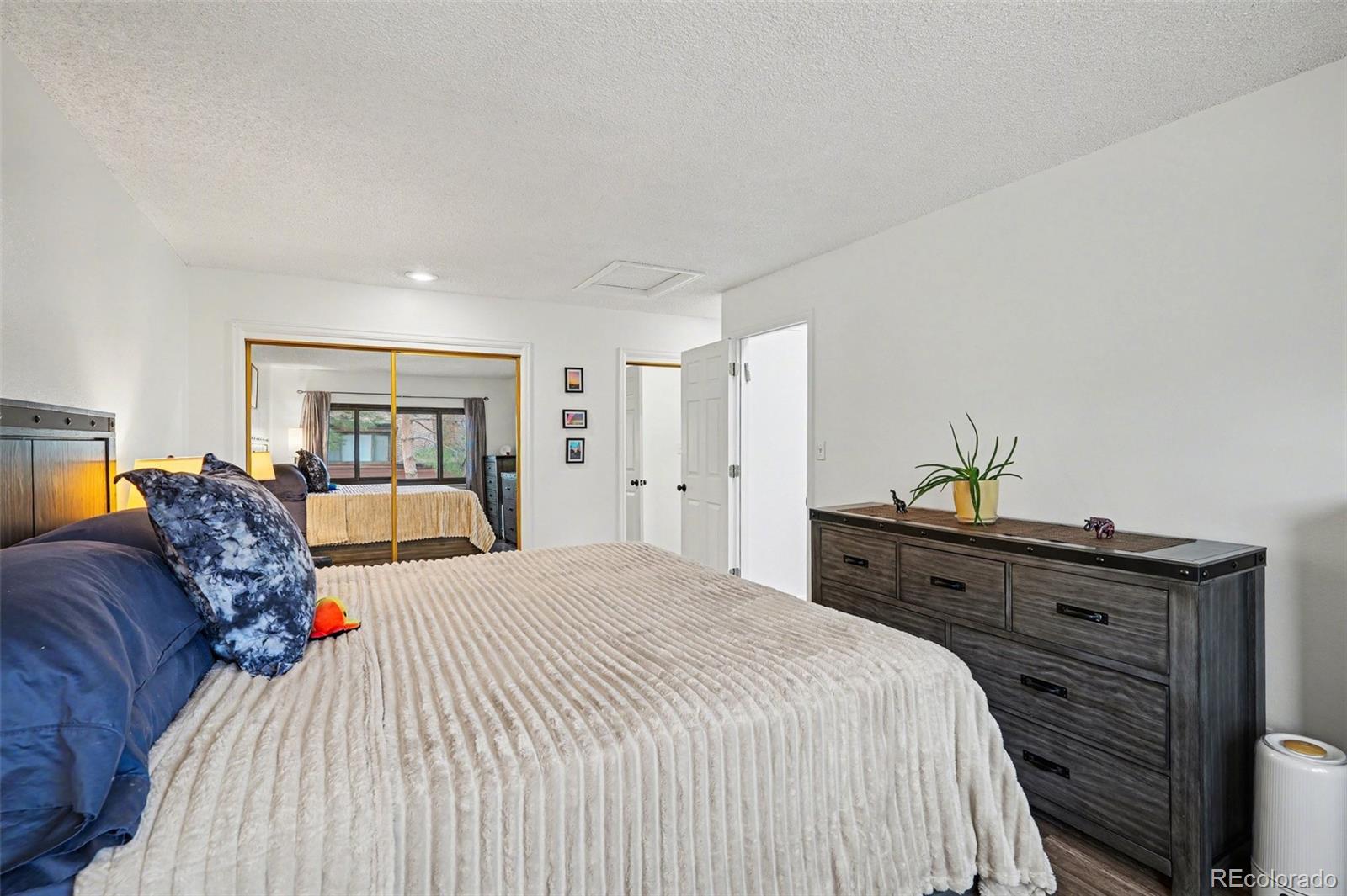 MLS Image #12 for 2685 s dayton way,denver, Colorado