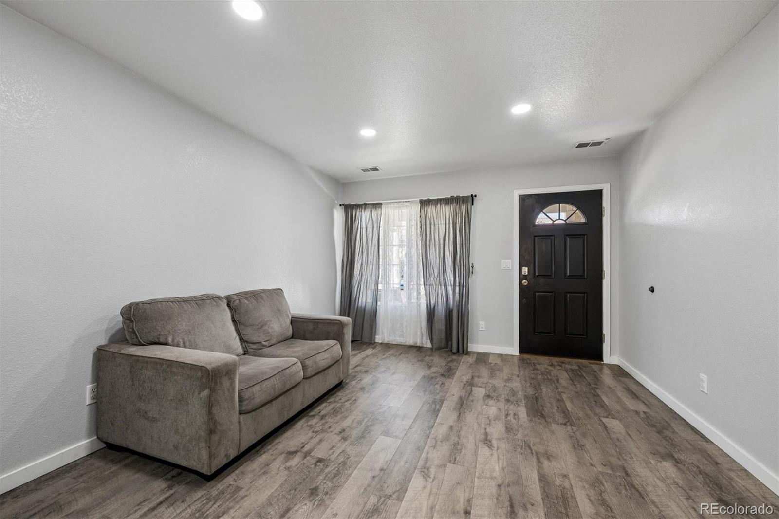 MLS Image #2 for 21440  randolph place,denver, Colorado