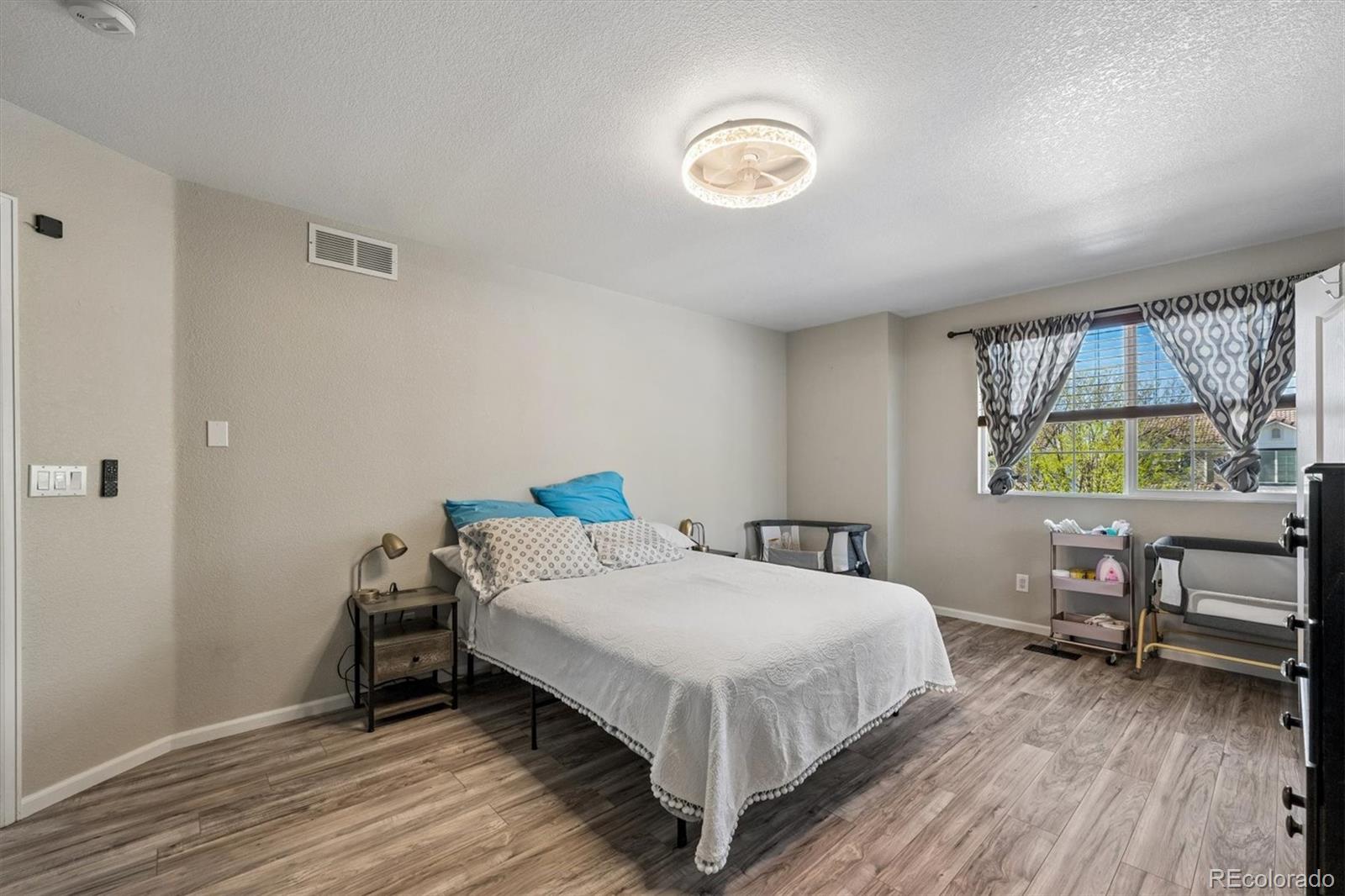 MLS Image #22 for 21440  randolph place,denver, Colorado