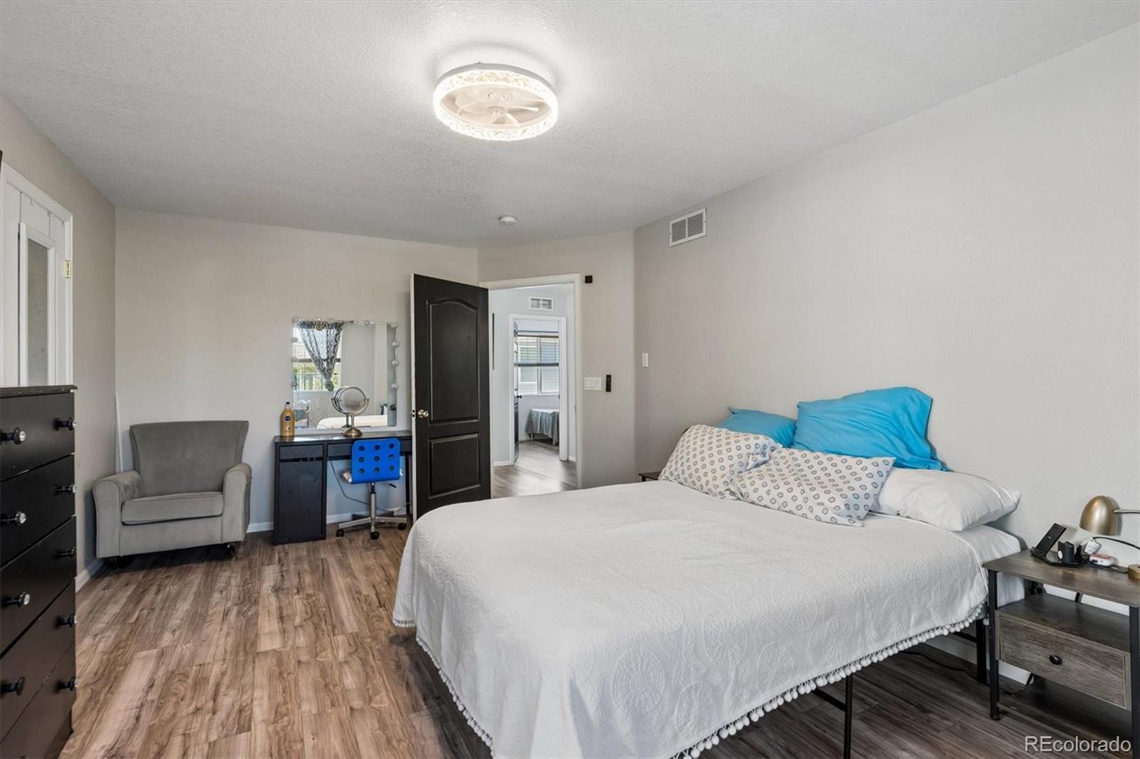 MLS Image #23 for 21440  randolph place,denver, Colorado