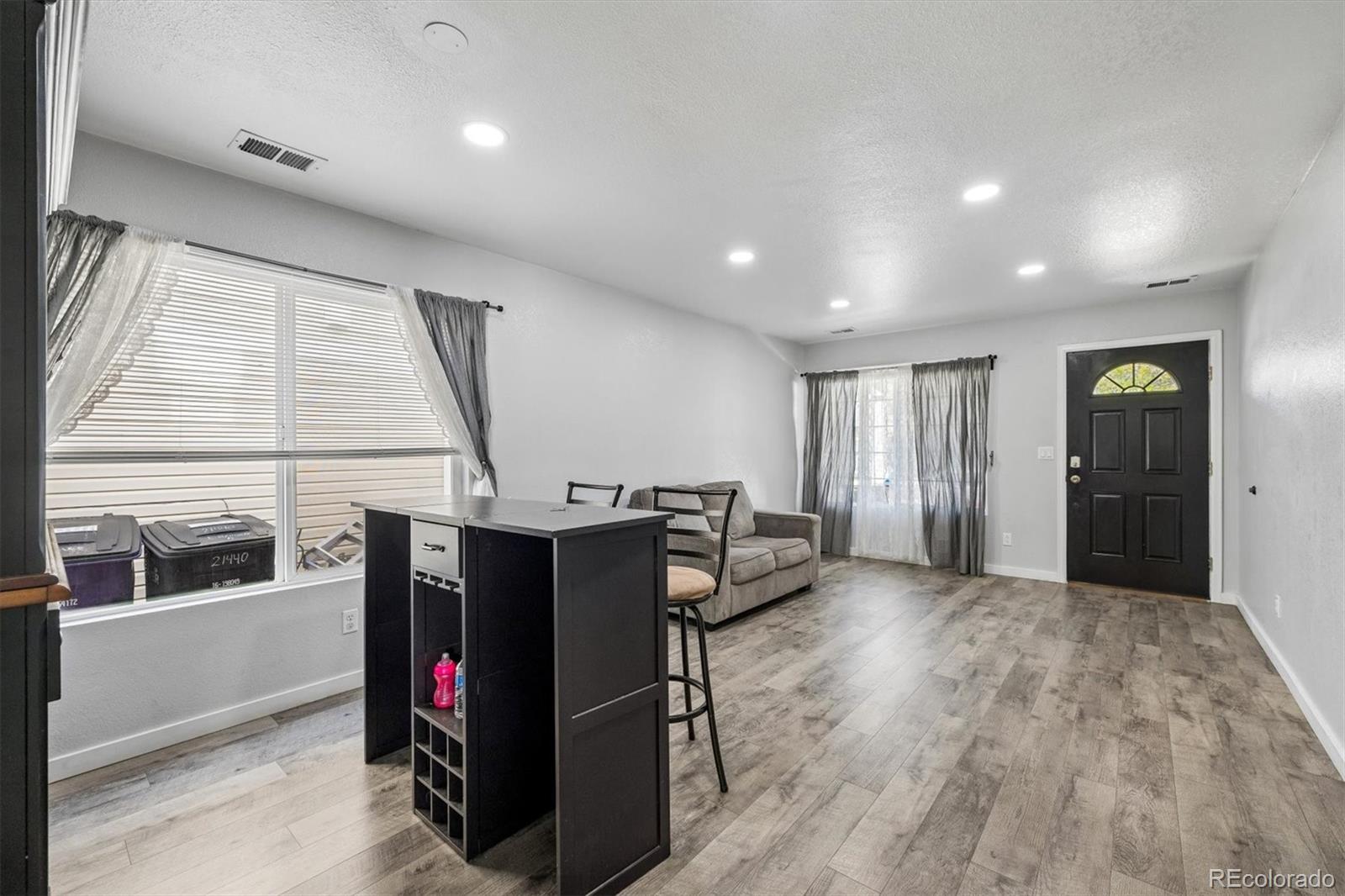MLS Image #4 for 21440  randolph place,denver, Colorado
