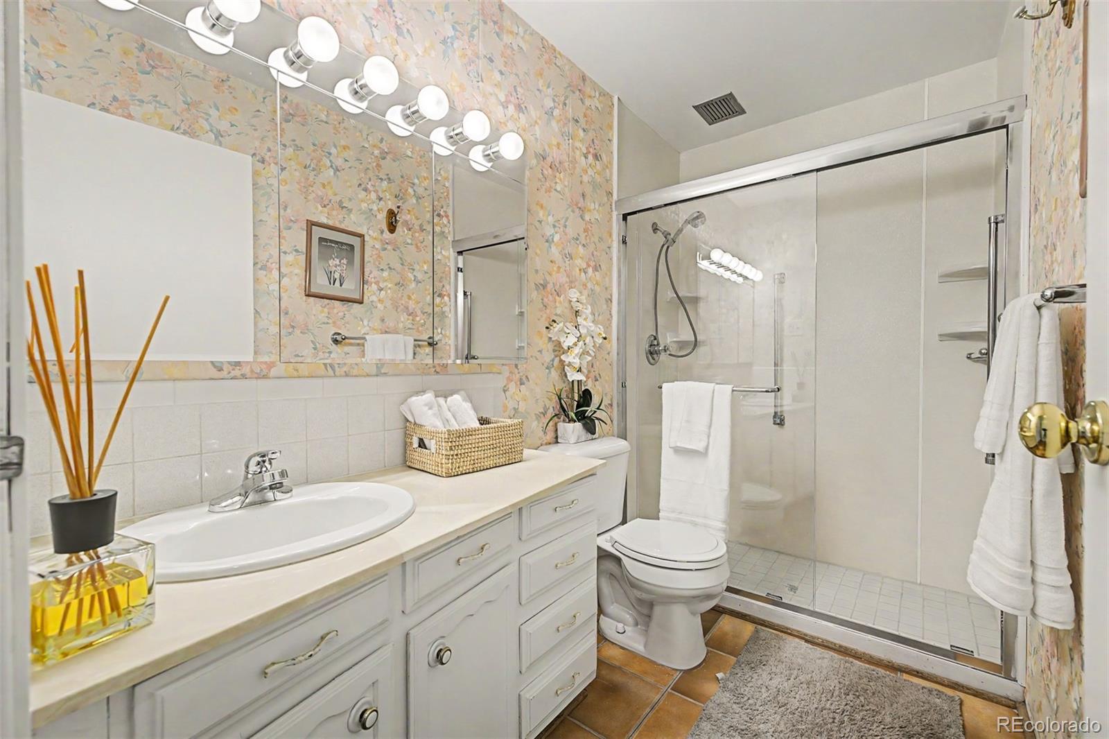 MLS Image #17 for 9655 e center avenue,denver, Colorado