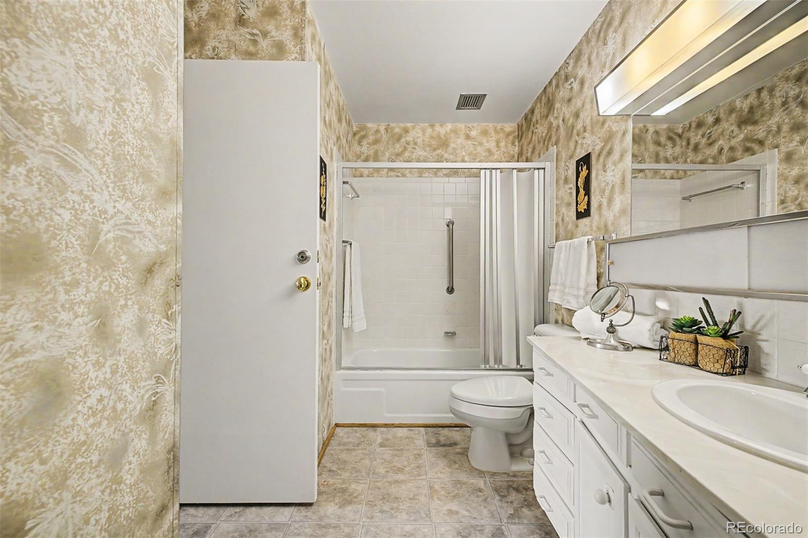 MLS Image #25 for 9655 e center avenue,denver, Colorado