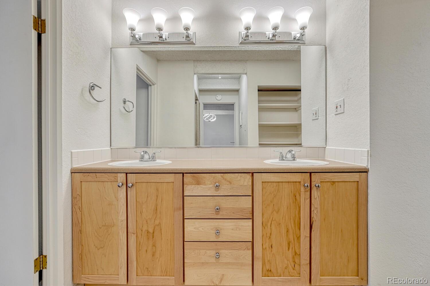 MLS Image #18 for 200 n pearl street 205,denver, Colorado