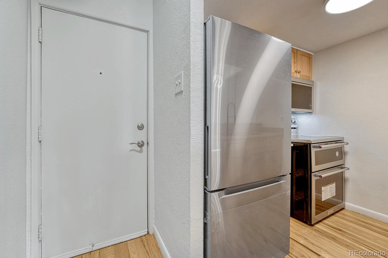 MLS Image #4 for 200 n pearl street 205,denver, Colorado