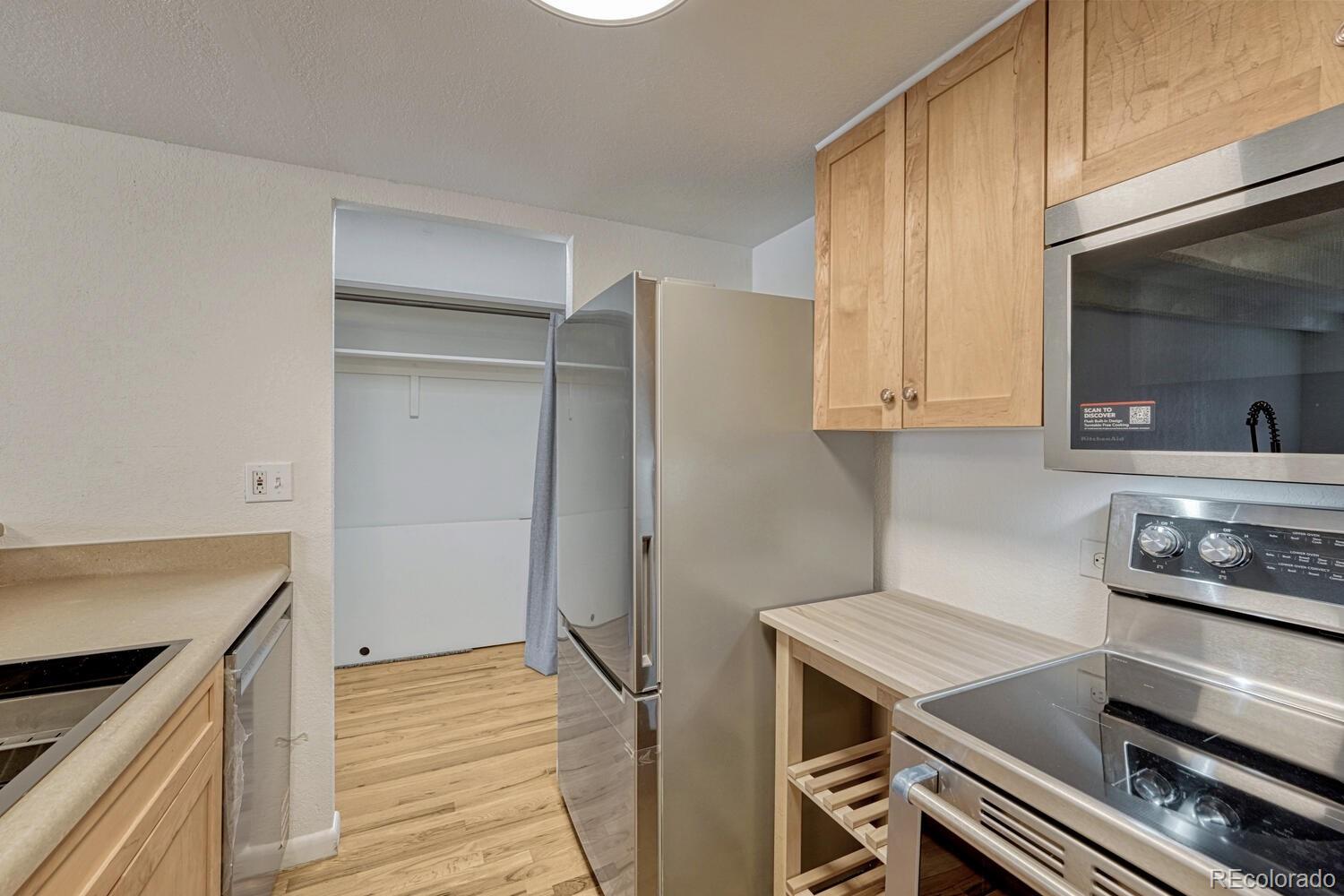 MLS Image #8 for 200 n pearl street 205,denver, Colorado