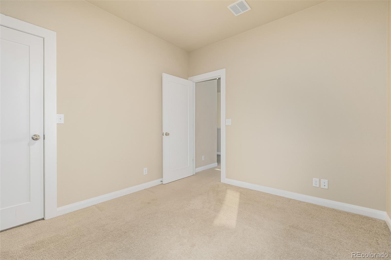 MLS Image #18 for 6737  alan drive,denver, Colorado
