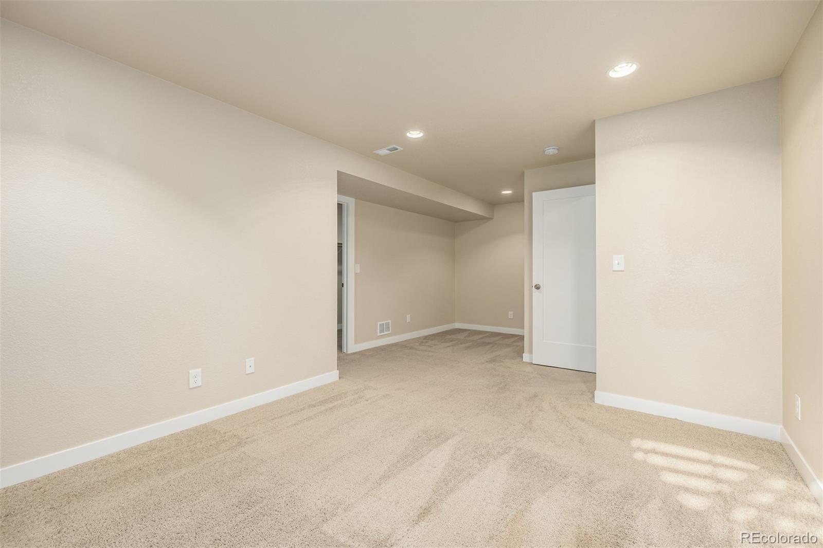 MLS Image #26 for 6737  alan drive,denver, Colorado