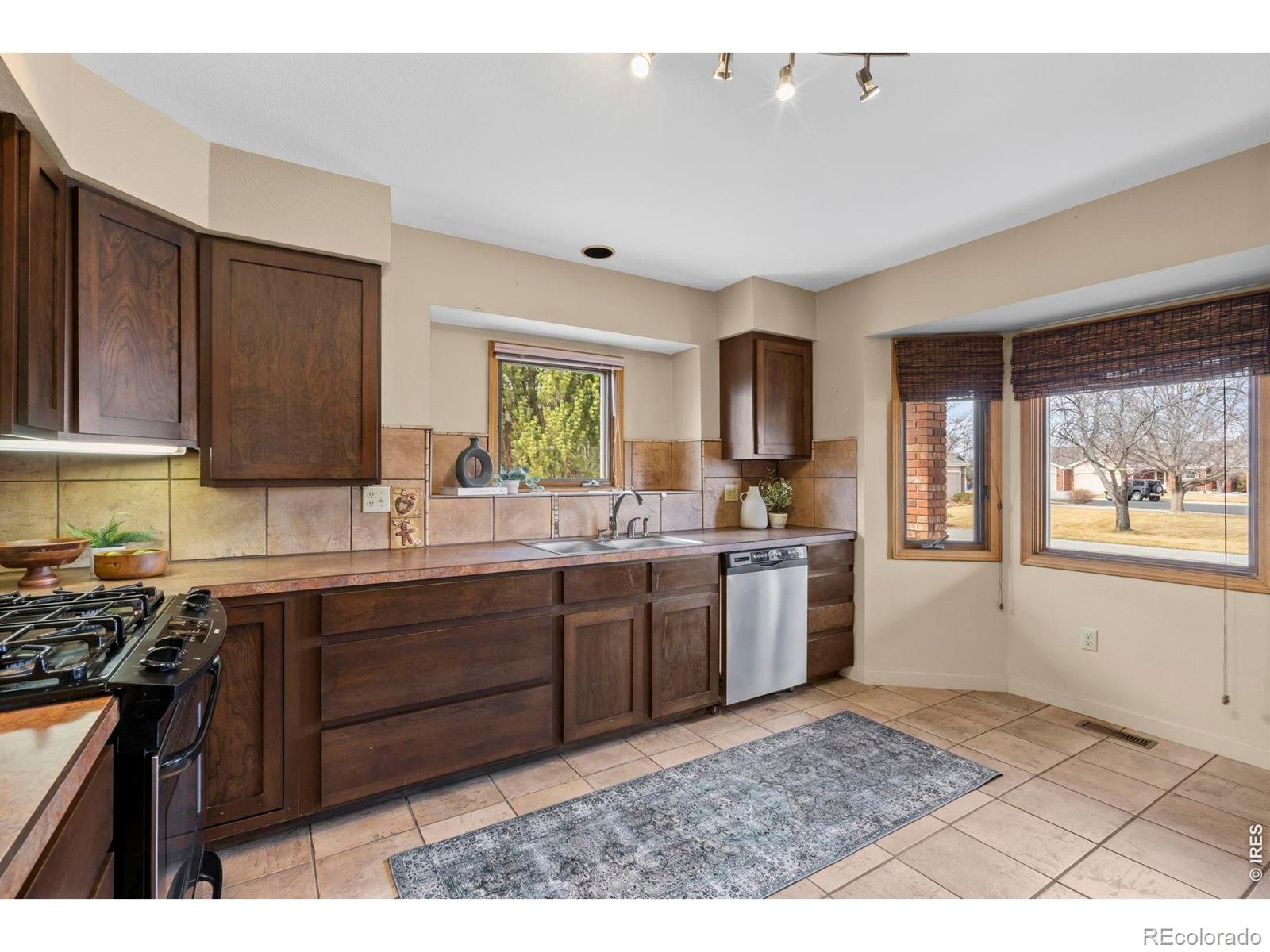 MLS Image #5 for 1235  honeysuckle court,windsor, Colorado