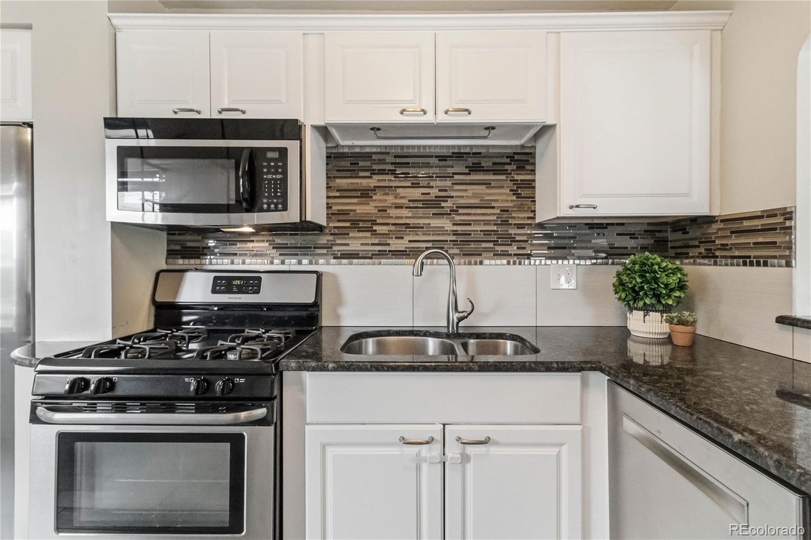 MLS Image #12 for 3511  newport street,denver, Colorado