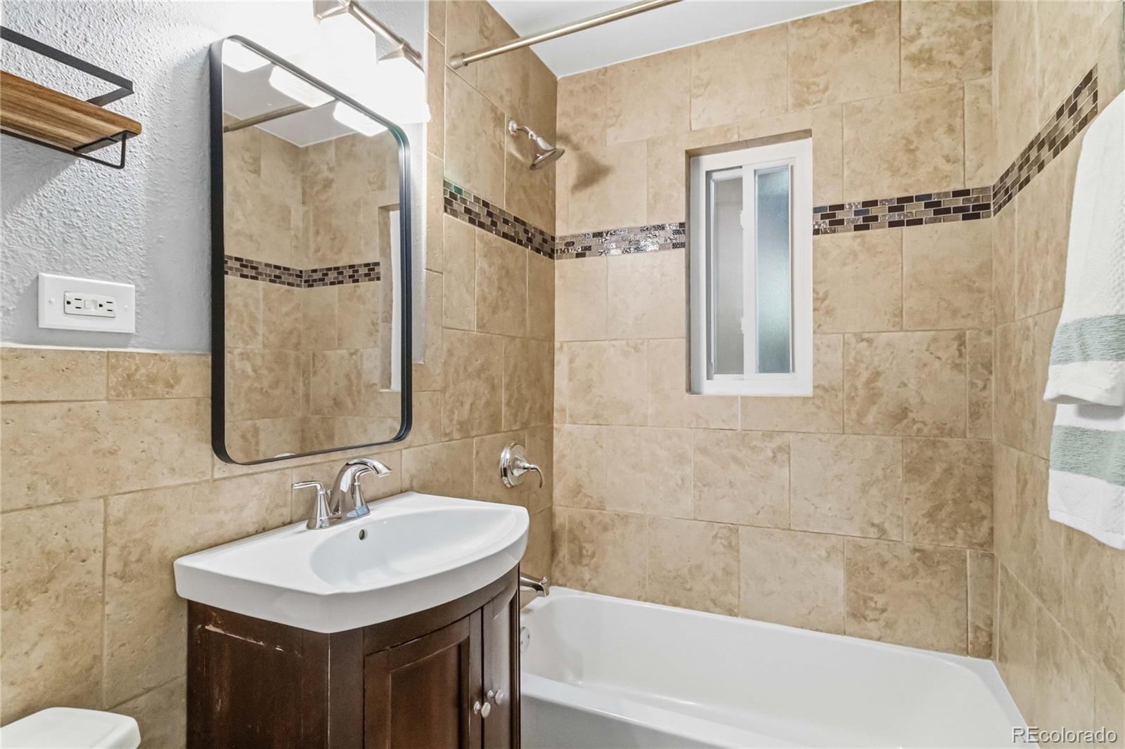 MLS Image #14 for 3511  newport street,denver, Colorado