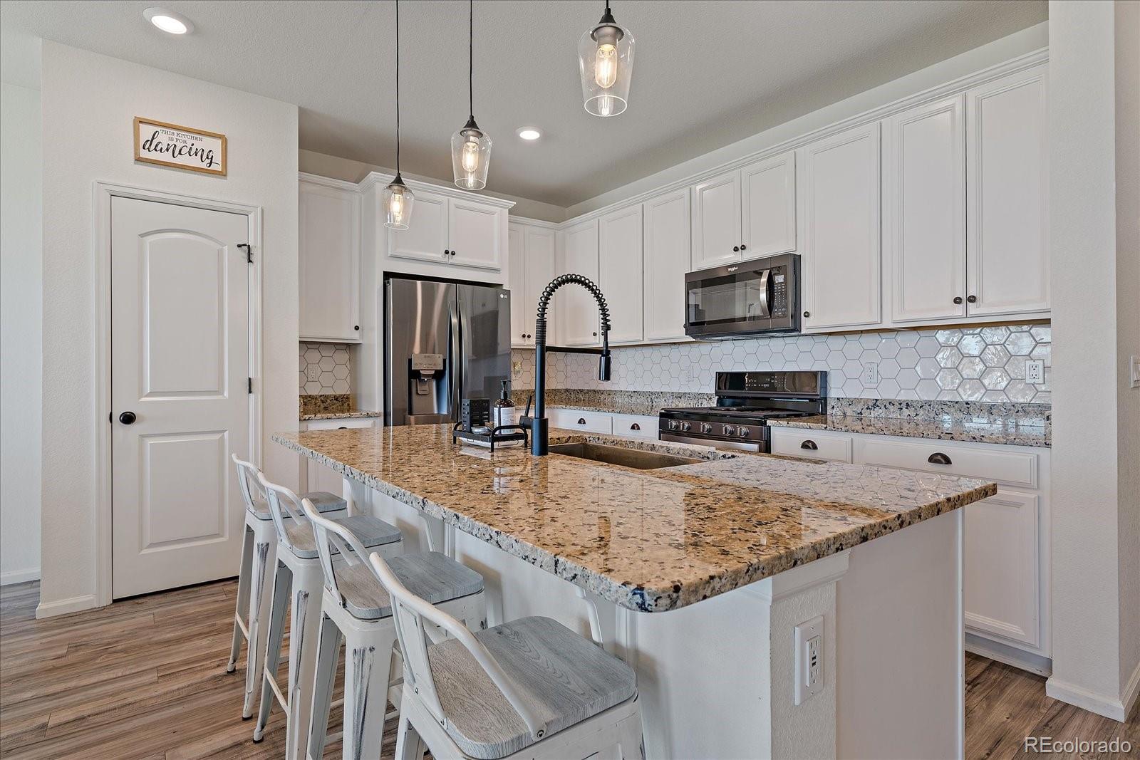 MLS Image #11 for 849 n vandriver way,aurora, Colorado