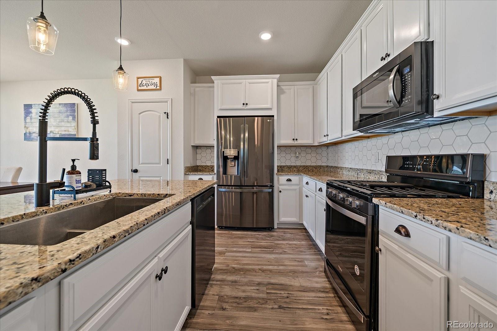 MLS Image #13 for 849 n vandriver way,aurora, Colorado
