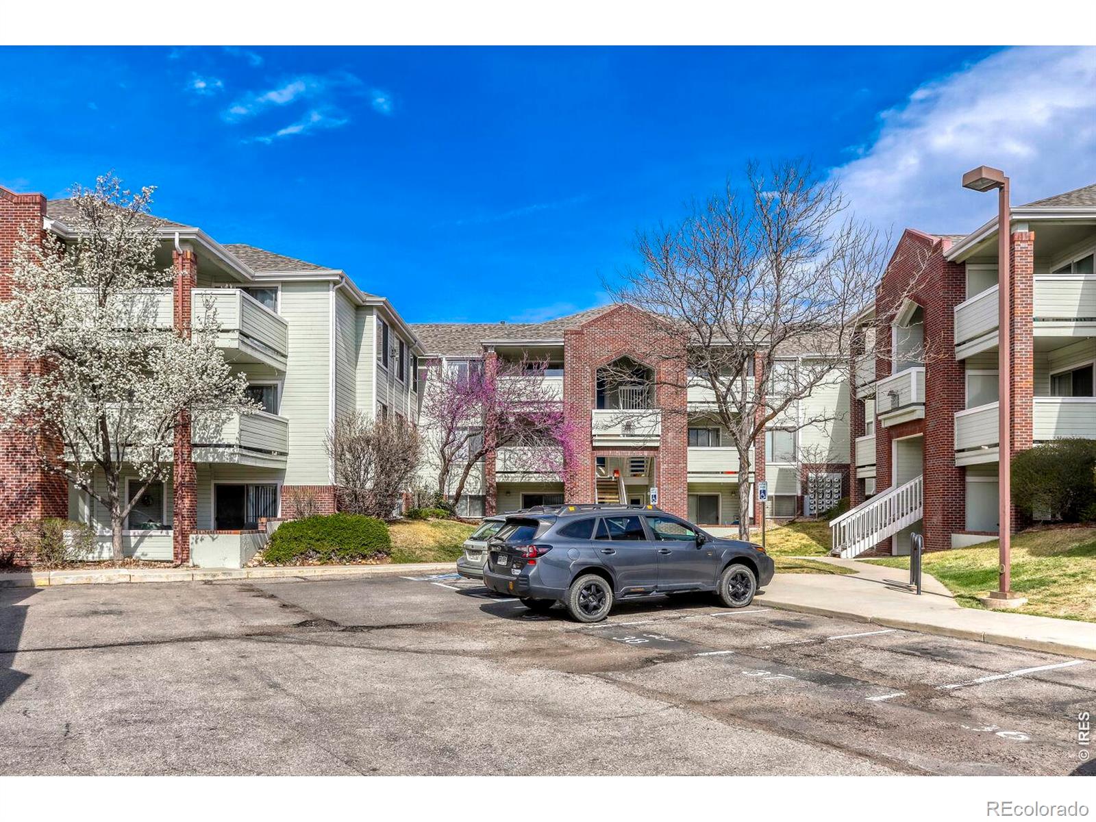 MLS Image #2 for 33 s boulder circle,boulder, Colorado