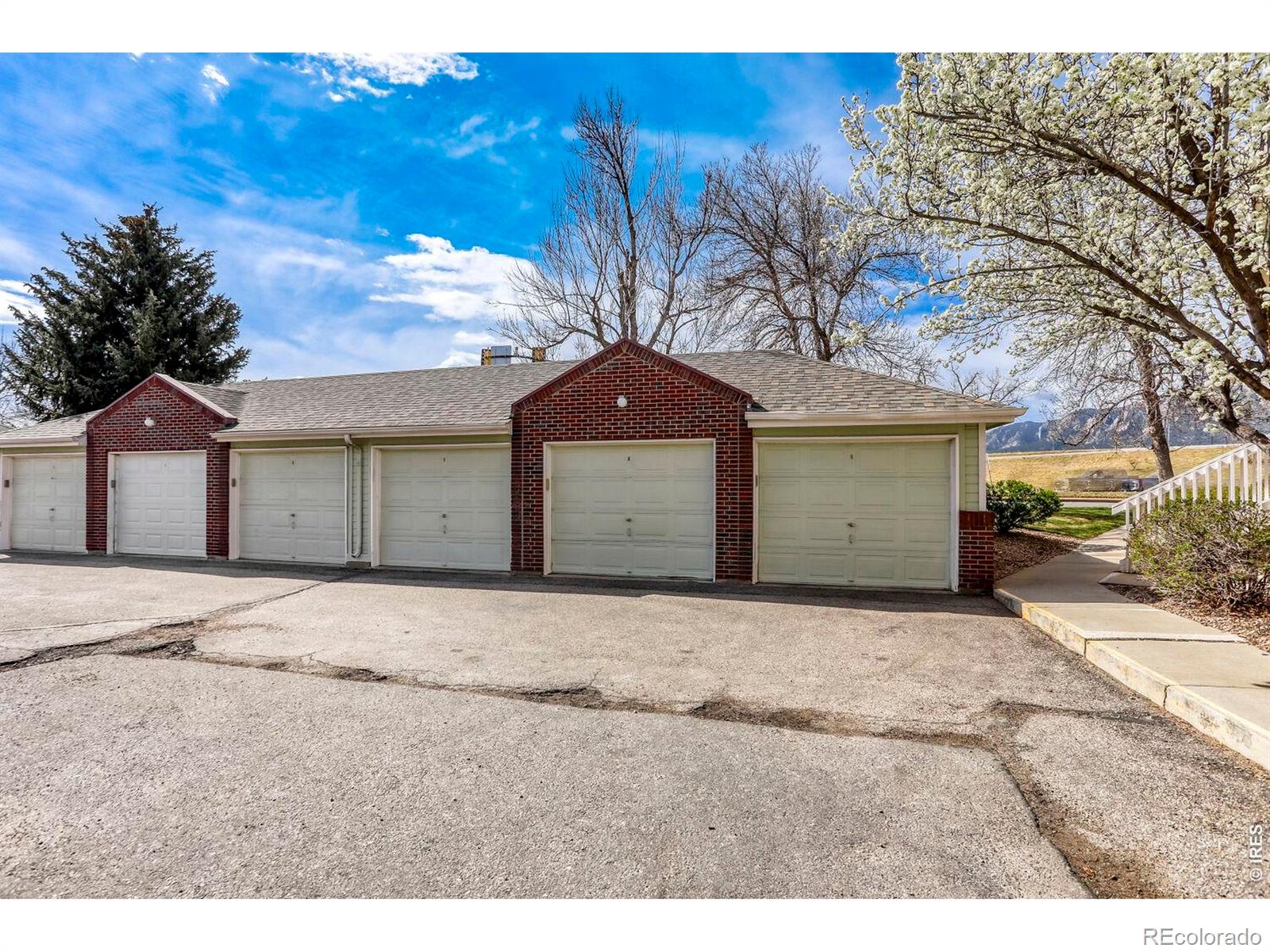 MLS Image #25 for 33 s boulder circle,boulder, Colorado