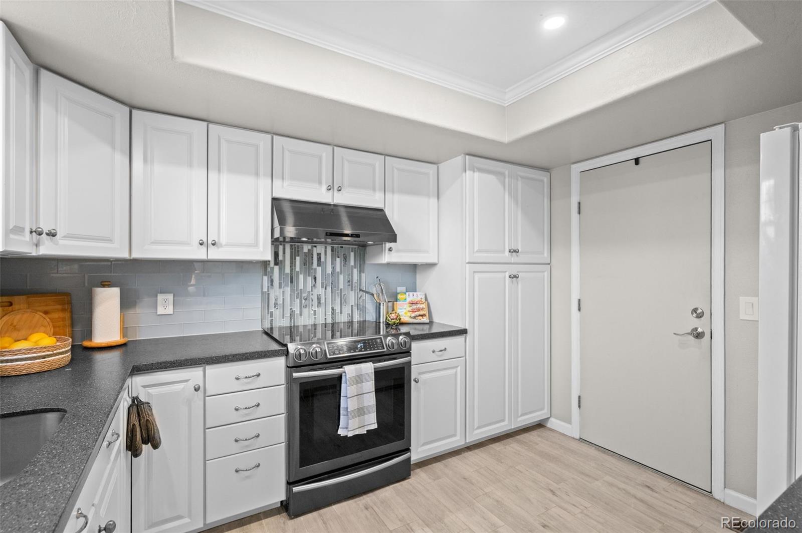 MLS Image #10 for 13872 e linvale place,aurora, Colorado