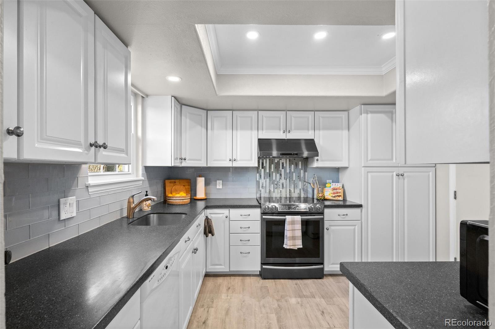 MLS Image #8 for 13872 e linvale place,aurora, Colorado