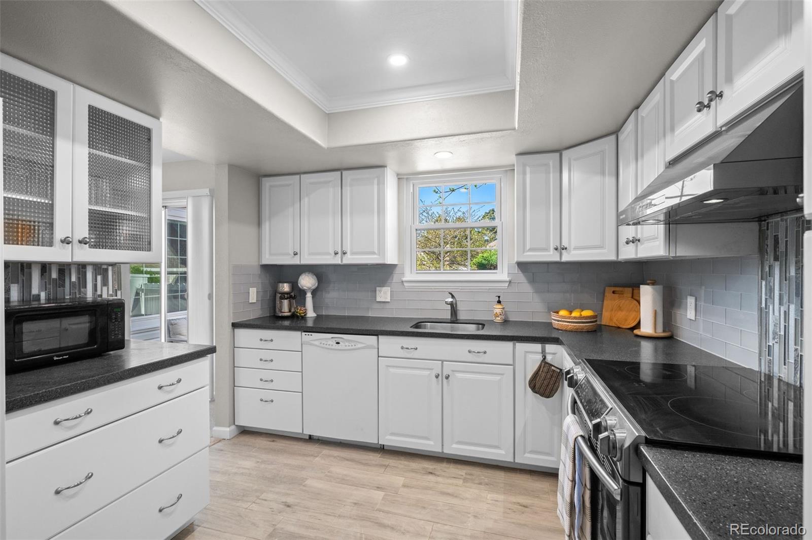 MLS Image #9 for 13872 e linvale place,aurora, Colorado