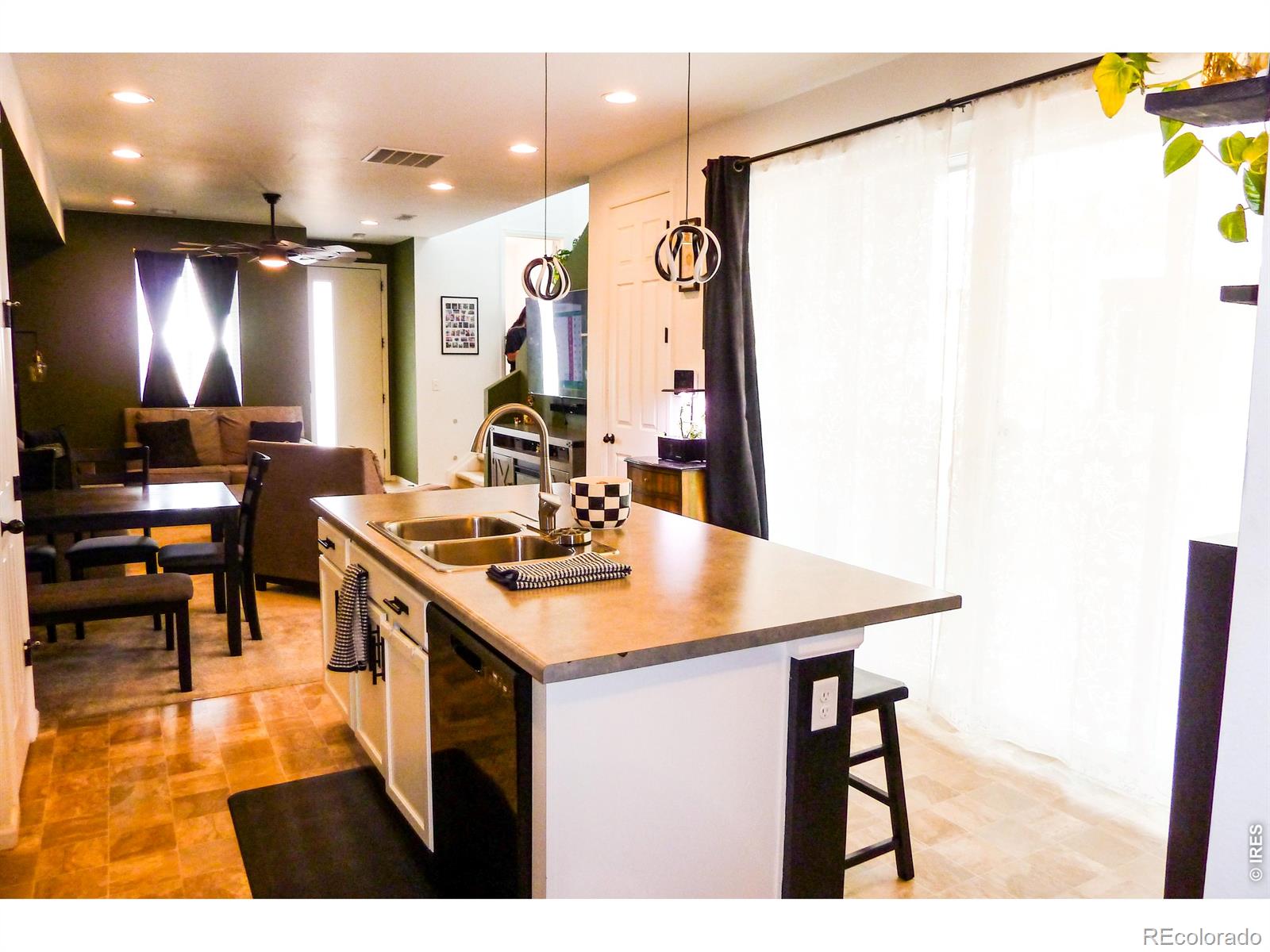 MLS Image #9 for 44 n trussville street,aurora, Colorado