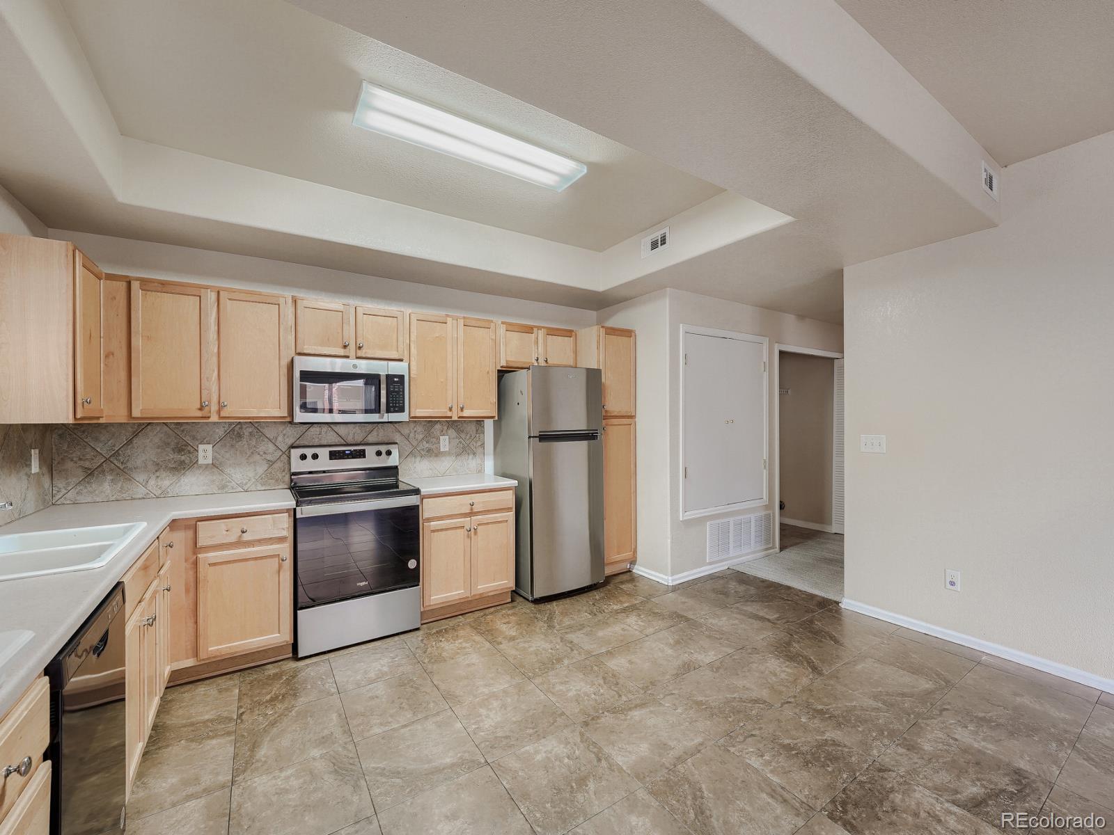 MLS Image #6 for 16821 e hawaii drive,aurora, Colorado