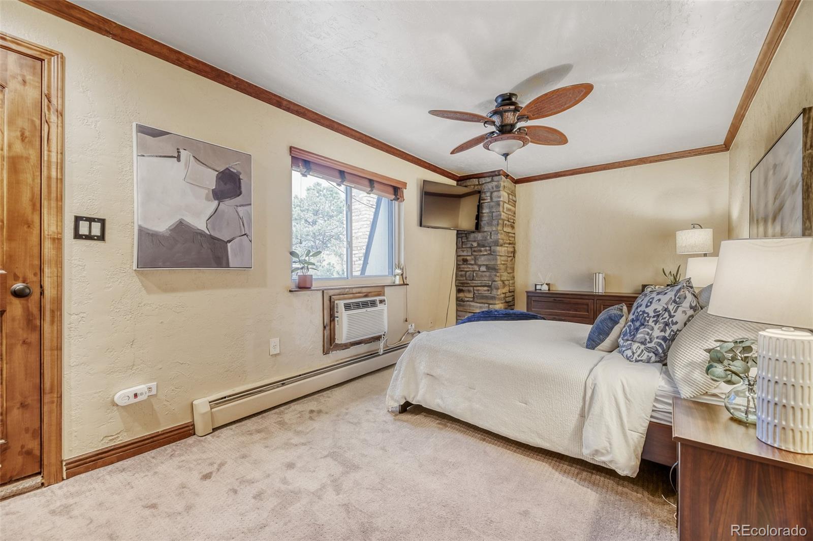 MLS Image #12 for 2190 s holly street,denver, Colorado