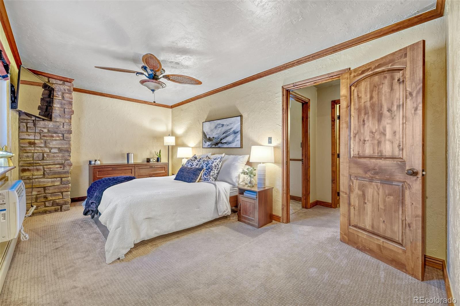 MLS Image #13 for 2190 s holly street,denver, Colorado