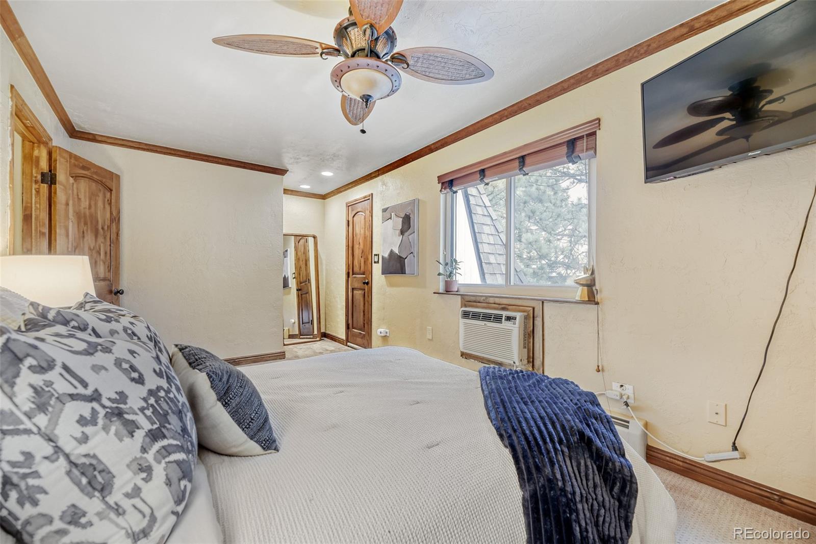 MLS Image #15 for 2190 s holly street,denver, Colorado