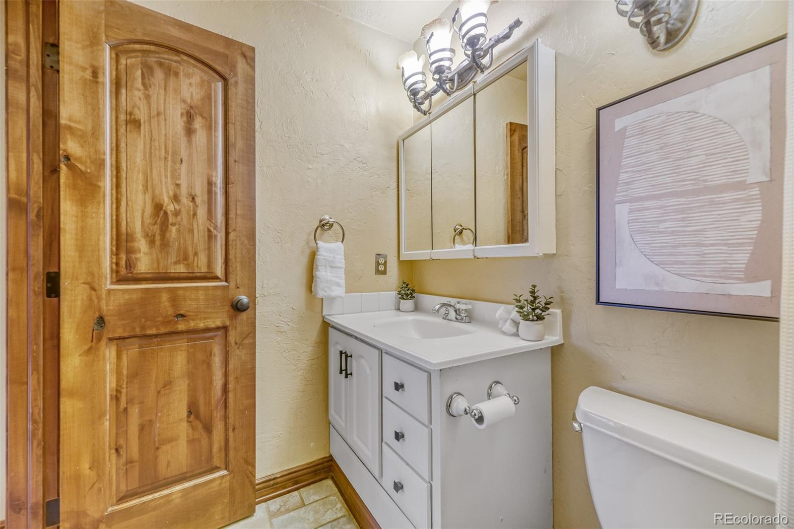 MLS Image #18 for 2190 s holly street,denver, Colorado