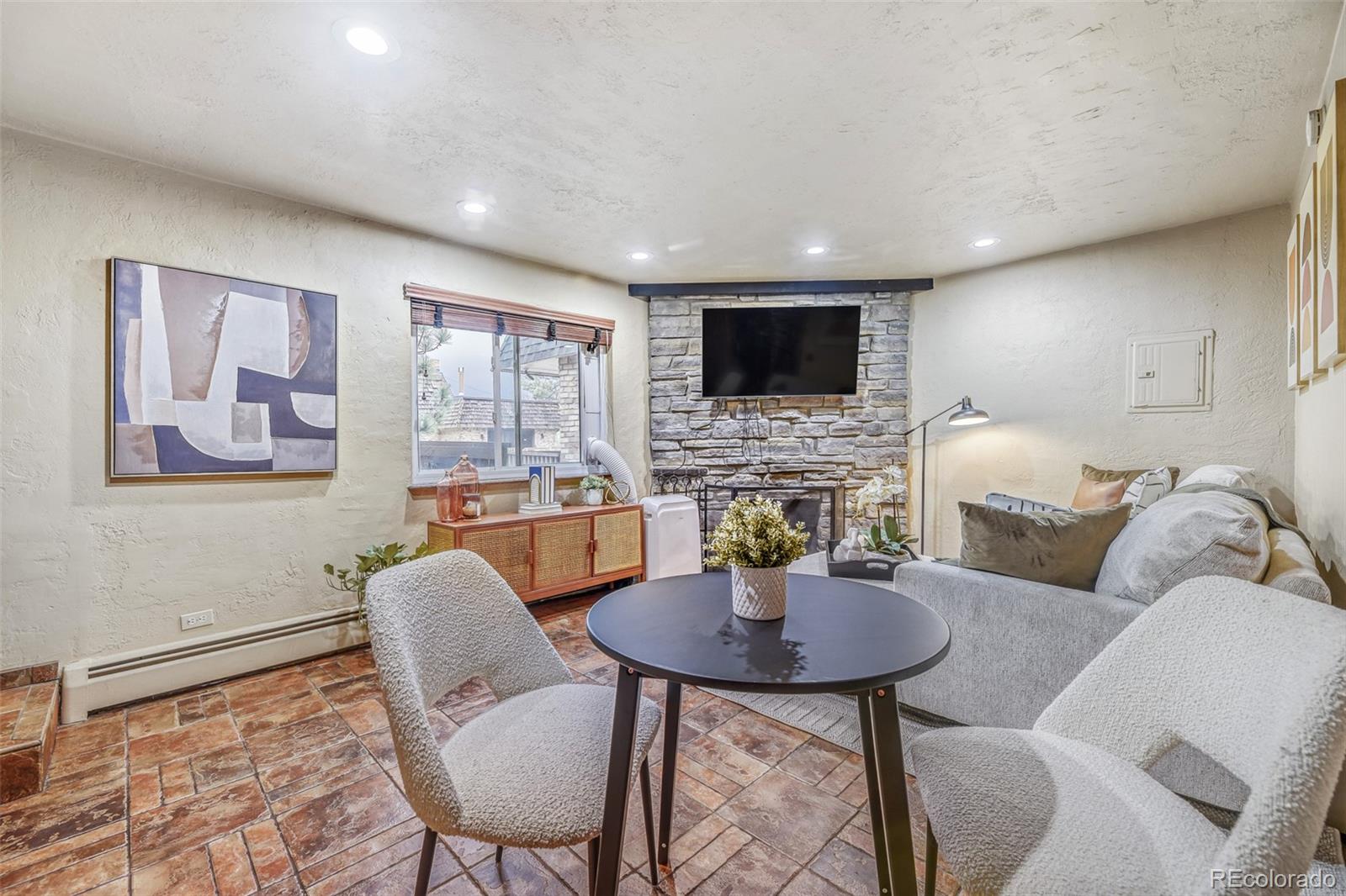 MLS Image #7 for 2190 s holly street,denver, Colorado