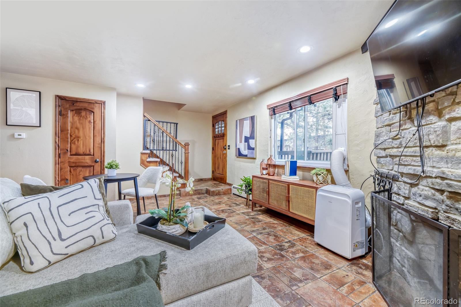 MLS Image #8 for 2190 s holly street,denver, Colorado