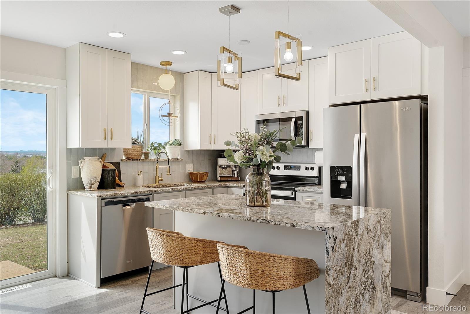 MLS Image #3 for 4465 s eagle circle,aurora, Colorado