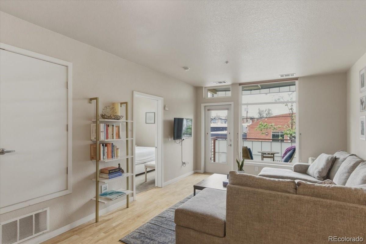 MLS Image #11 for 3101  blake street,denver, Colorado