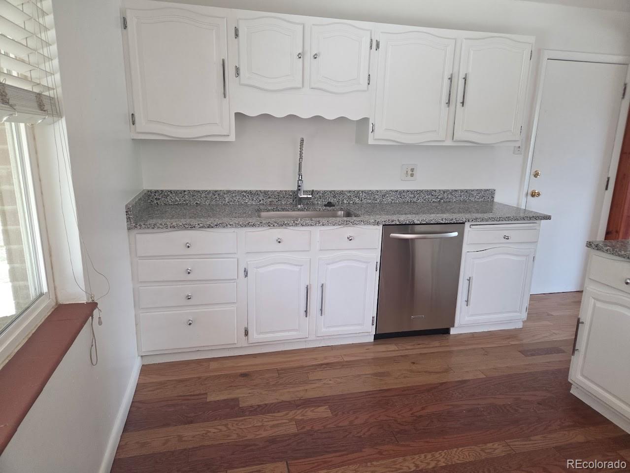 MLS Image #4 for 2771 s perry street,denver, Colorado