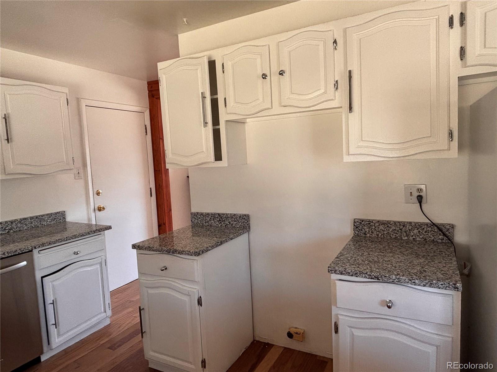 MLS Image #8 for 2771 s perry street,denver, Colorado