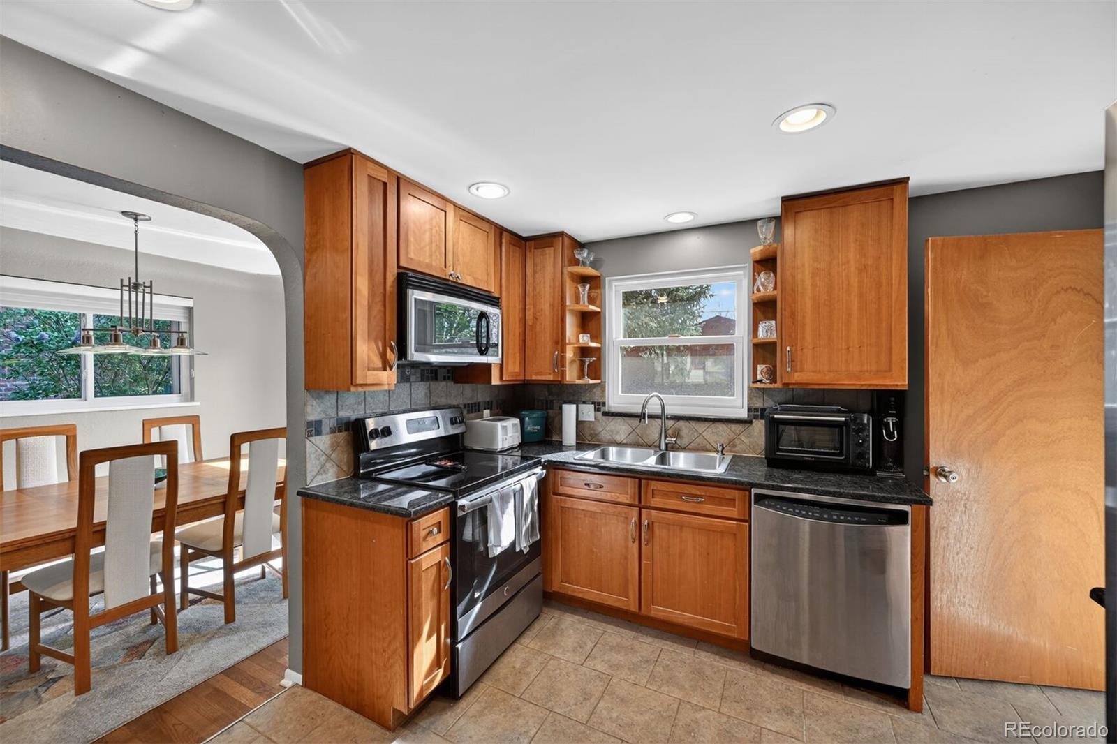 MLS Image #6 for 632 n ogden street,denver, Colorado