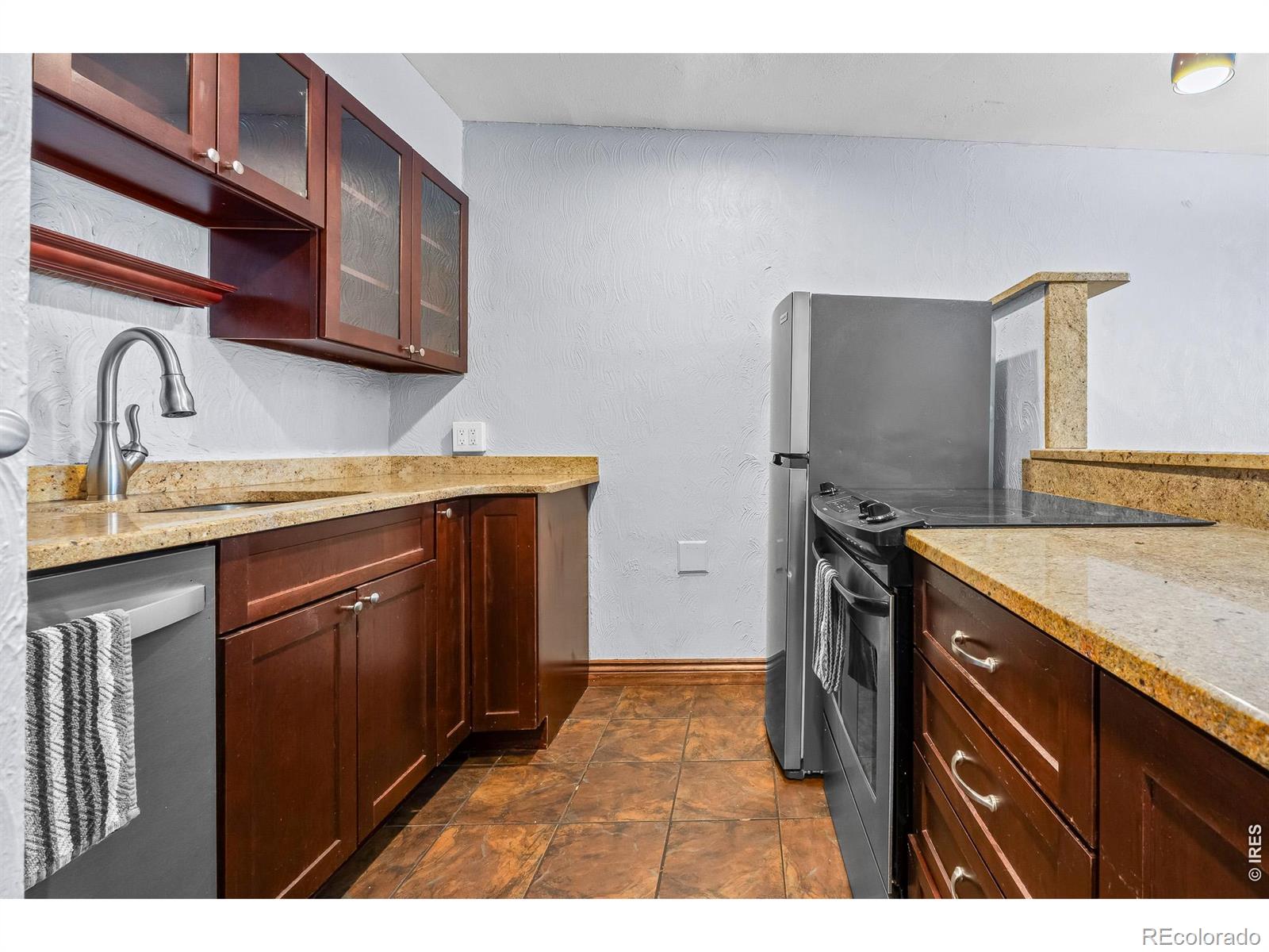 MLS Image #3 for 1050 n corona street,denver, Colorado
