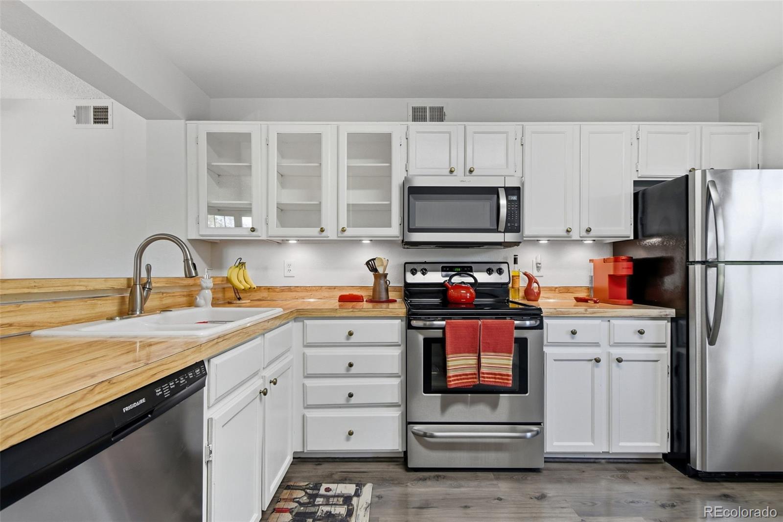 MLS Image #15 for 965 s miller street 201,lakewood, Colorado