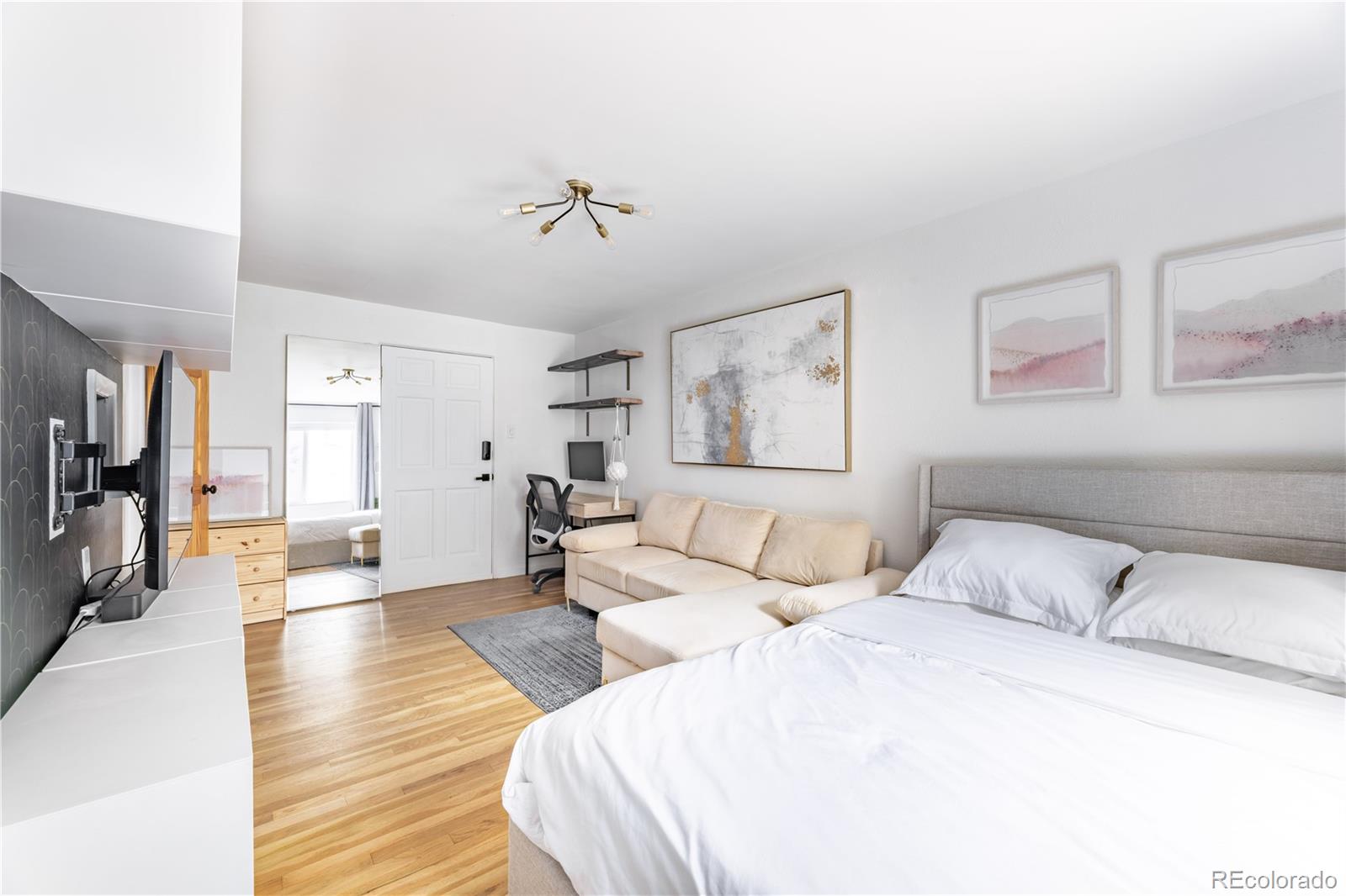 MLS Image #4 for 2480 w caithness place,denver, Colorado