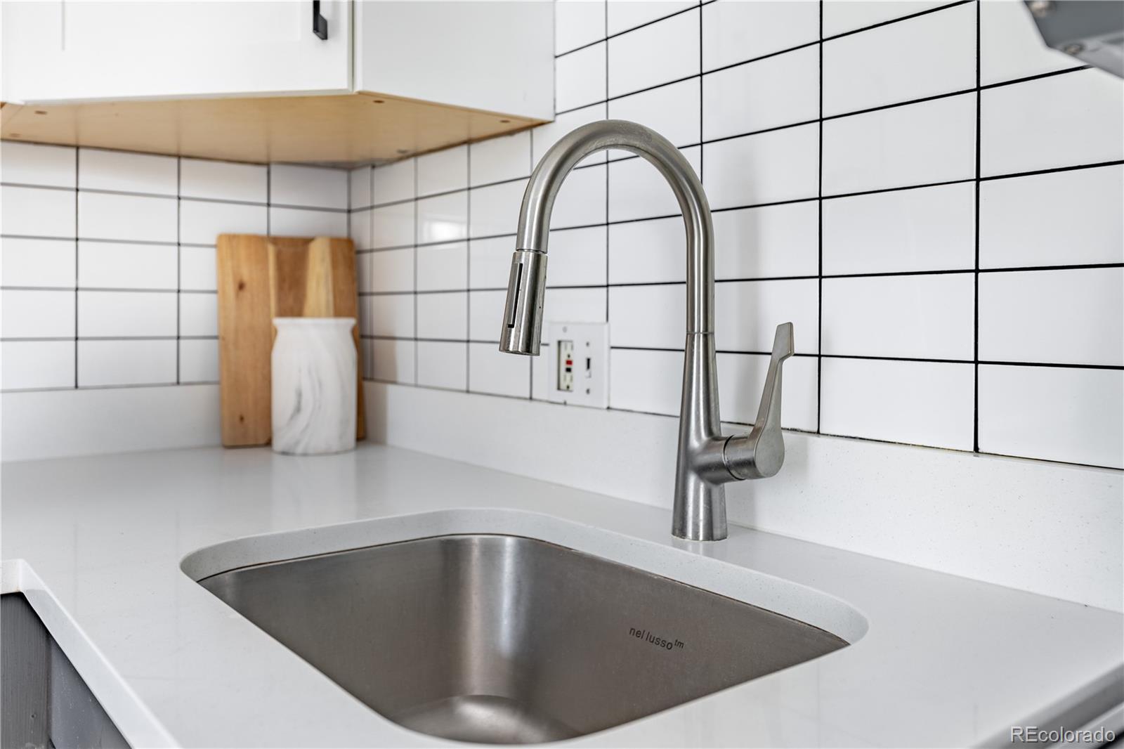MLS Image #8 for 2480 w caithness place,denver, Colorado