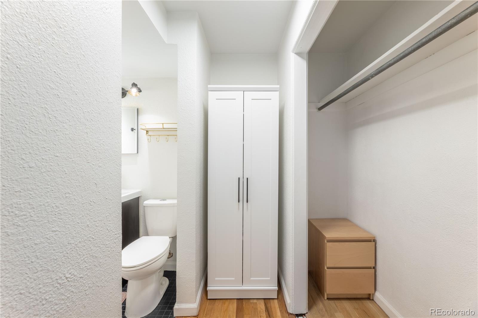 MLS Image #9 for 2480 w caithness place,denver, Colorado