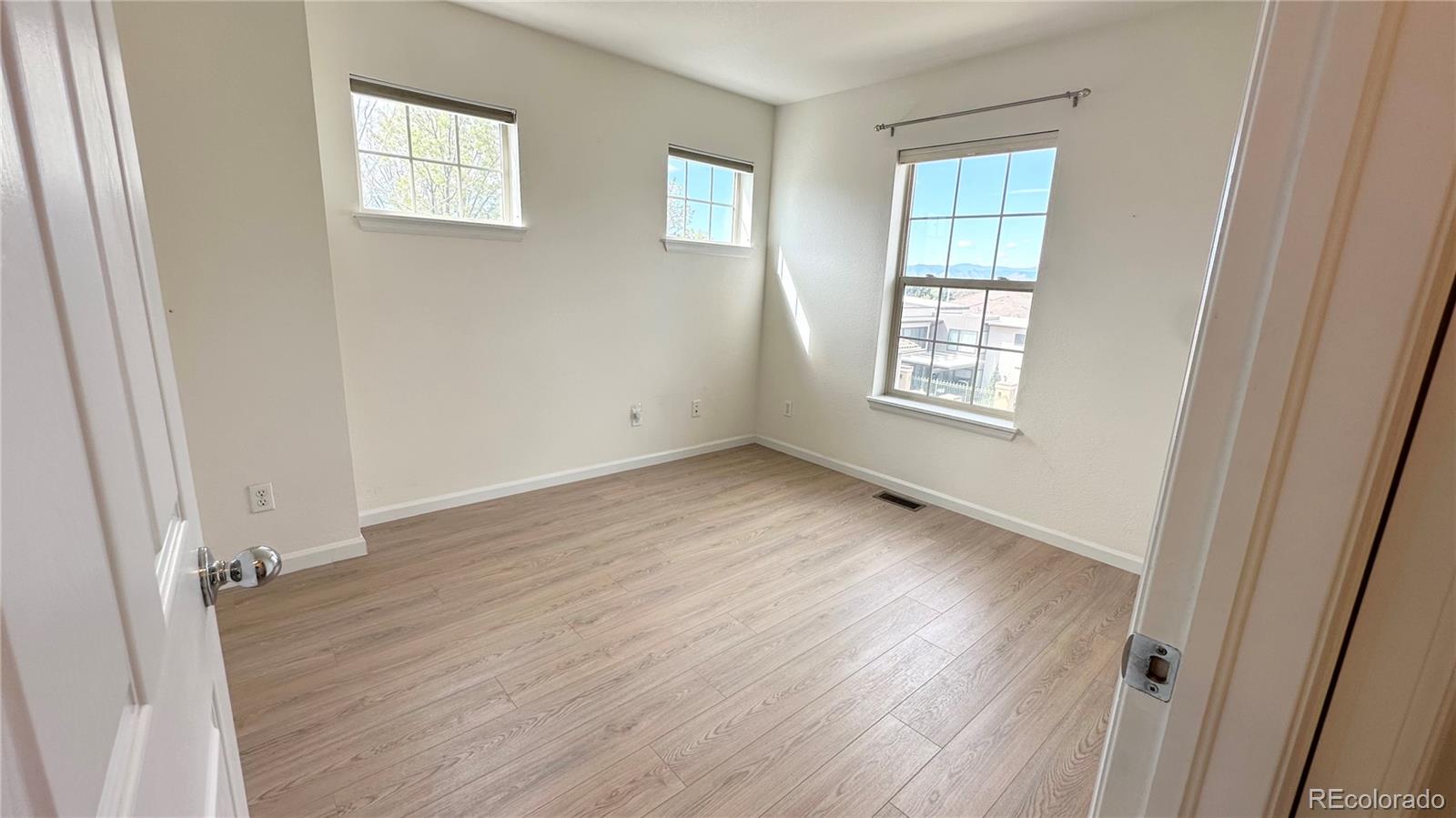 MLS Image #16 for 7482 e 7th avenue,denver, Colorado